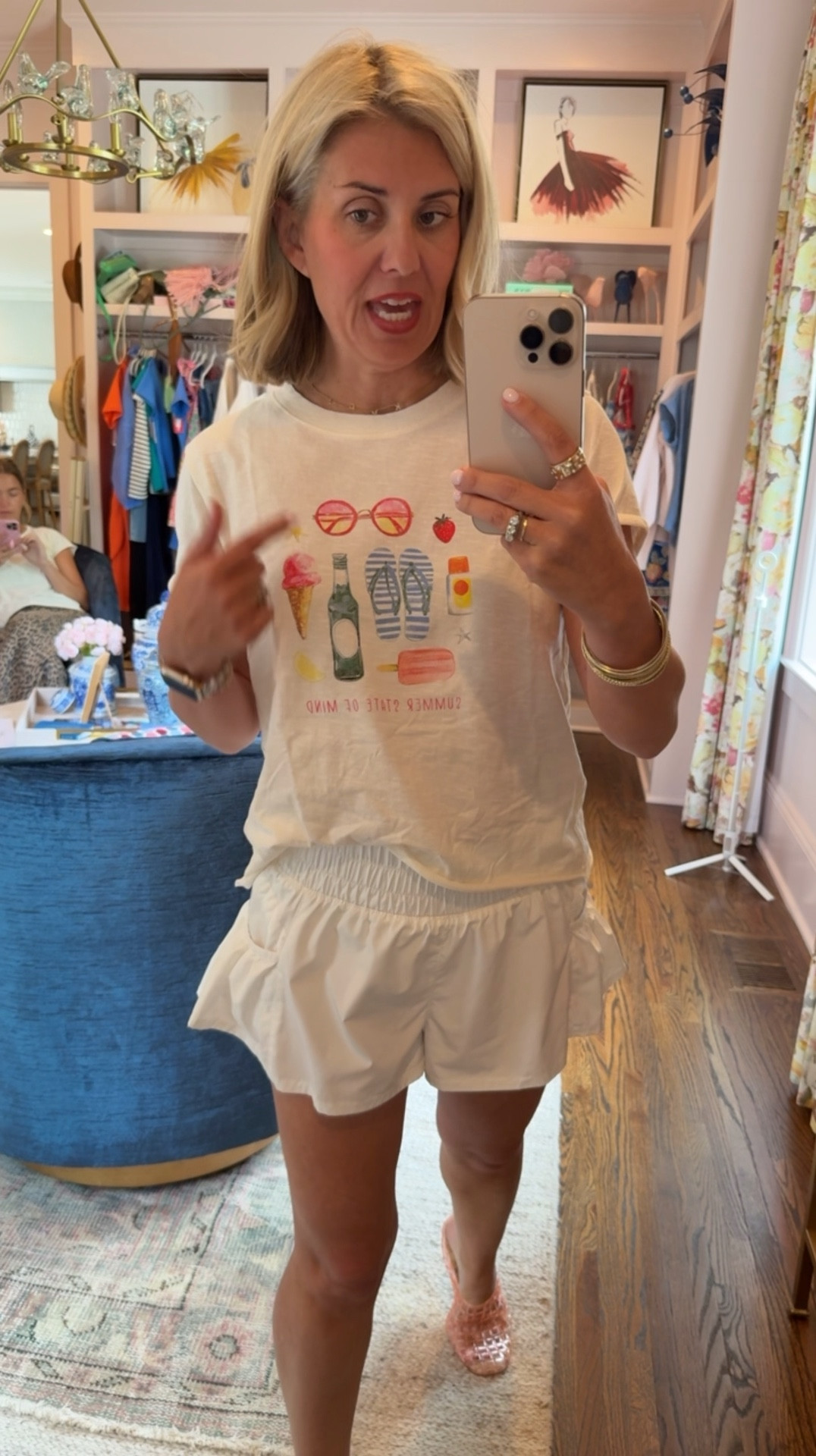 Real life ootd… or should we say “outfit of the moment"

Xs tee
Xs shorts (bc I share with girls- I actually prefer small)
8 shoes


#LTKdayinmylife #LTKWorkwear #LTKootd