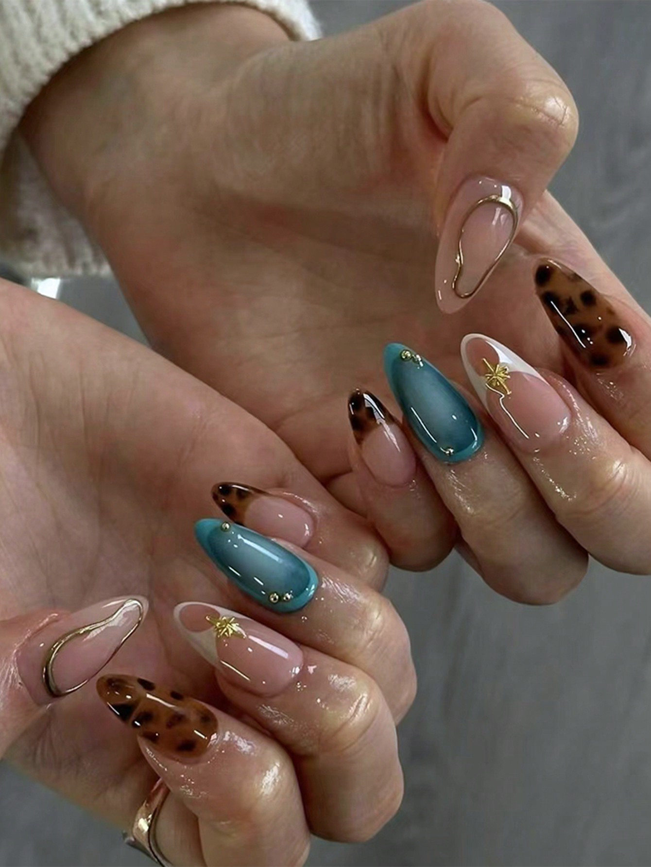 Brand New Unique Nail Art 10pcs Short Almond-Shaped French Tips Solid Color 3D Nail Stickers, Met... | SHEIN