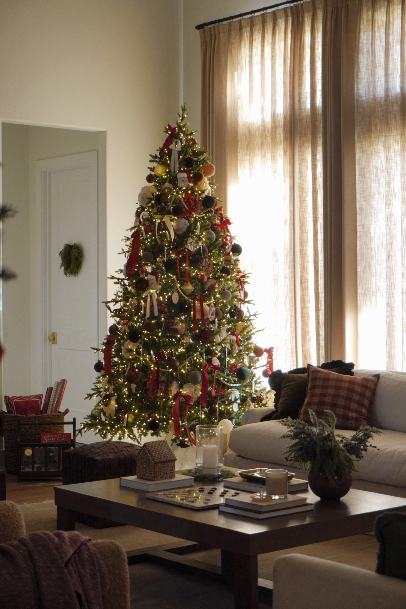 Soaking up all the Christmas feels!

Classic Christmas, traditional Christmas , living room inspo, Amazon home, target home, holiday decor, holiday home, holiday, living room, Christmas tree, ornaments
 

#LTKHome #LTKHoliday