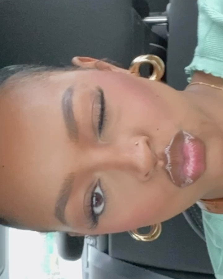 I know the girls are eating up the Dior lip glow oil BUT ELF has a great dupe! If you’re not into heavy, sticky gloss, ELF has a great option for you without breaking the bank! I’m wearing the ELF glow reviver lip oil in crystal clear with my must have lip cheat liner from Charlotte Tilbury in foxy brown. This combo gives me the fullest moisturized glow that lasts! 

#LTKItBag #LTKStyleTip 

#LTKBeauty