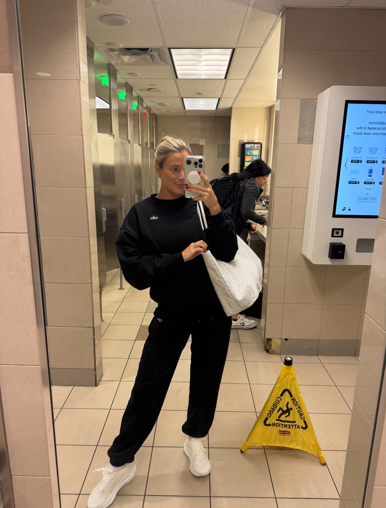 Travel Outfit
Alo Black Sweat Set 

#LTKTravel #LTKootd