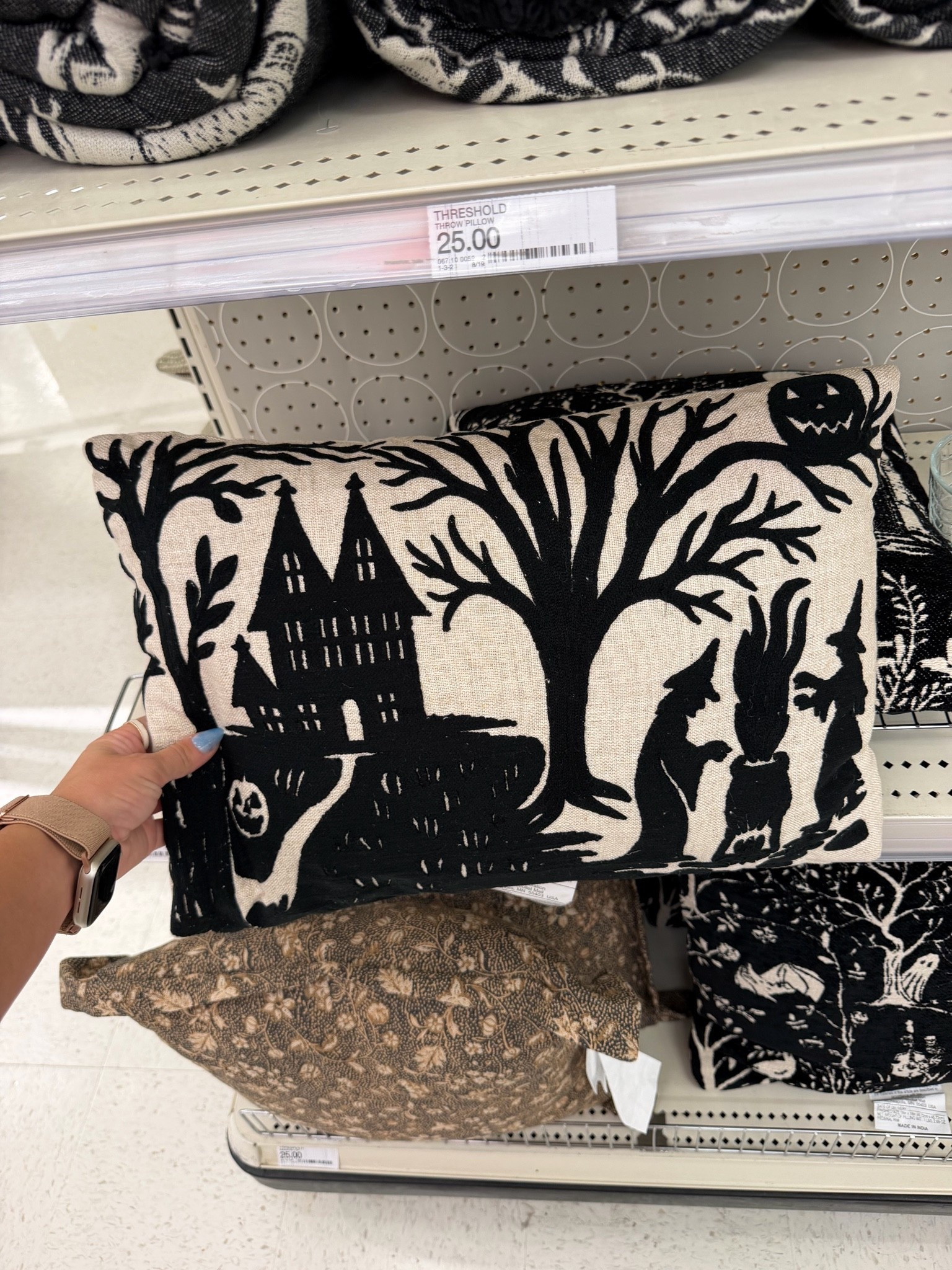 Halloween throw pillow

#LTKgrwm #LTKSeasonal #LTKHome