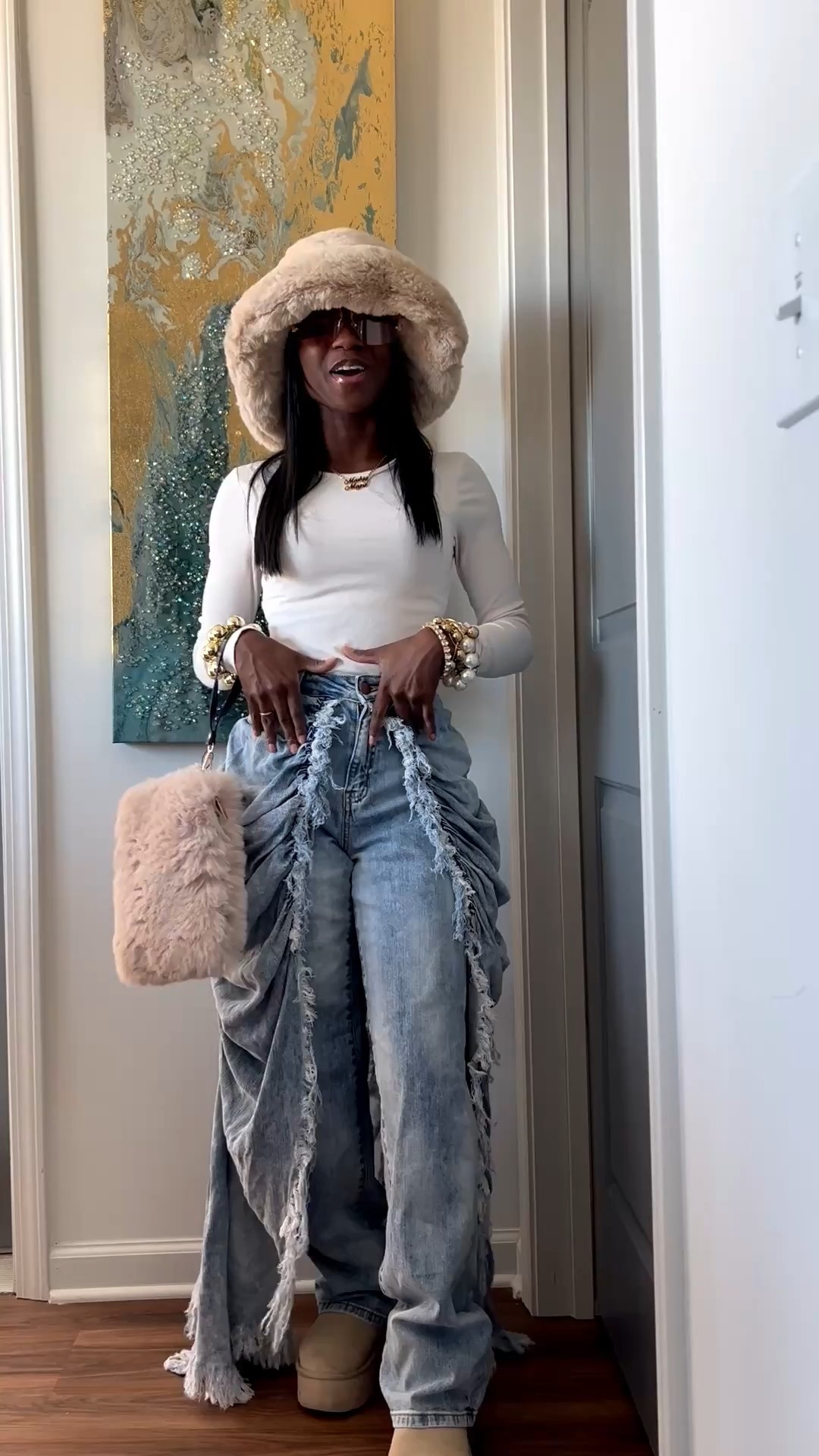 Winter elevated casual t-shirt and jean outfit idea
Hat & Top Marshalls
Jeans FashionNova
Purse Ross
Boots UGG
Glasses Amazon 

#LTKootd #LTKgrwm #LTKSeasonal
