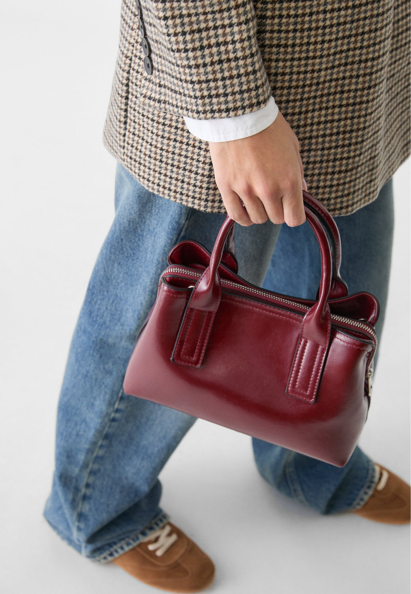Starre Tote-Bag mit Fächern25,99 € inkl. MWSt./exkl. VersandkostenHINZUFÜGEN | Stradivarius DE