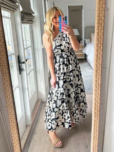 Such a great all around dress for summer! Wearing a small. Code FANCY15 for 15% off 

#LTKSeasonal #LTKfindsunder100 #LTKstyletip