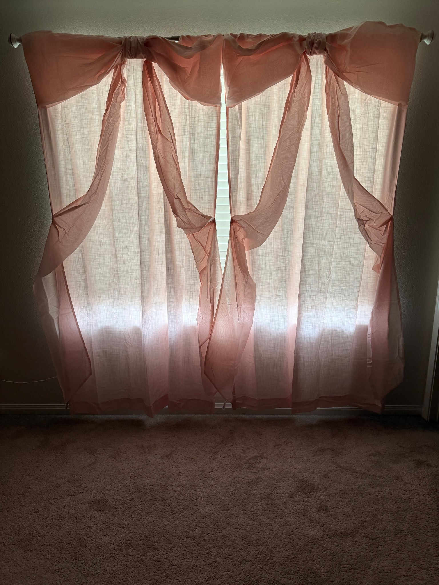 Bow curtains! 

#LTKHome