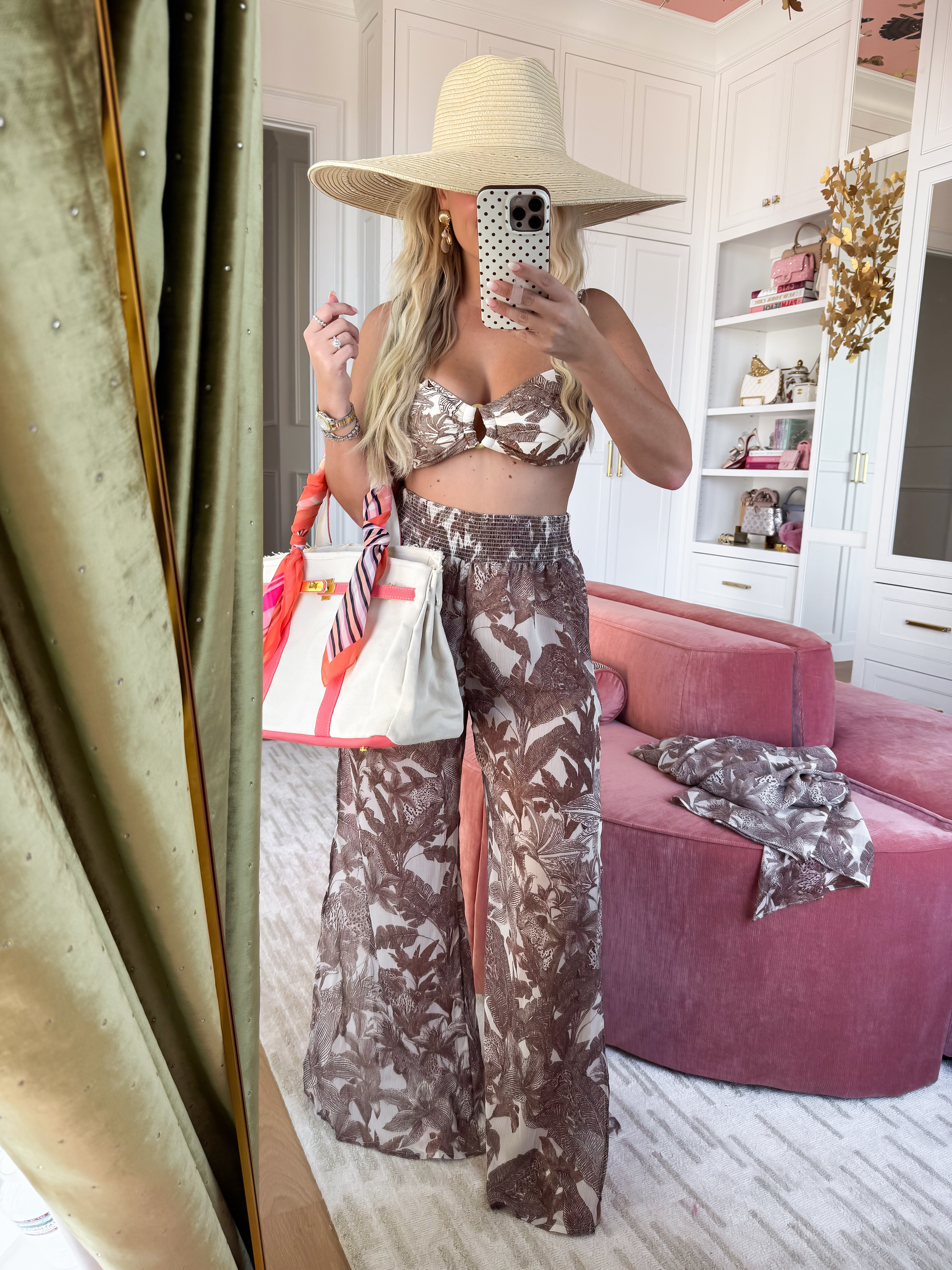 I LOVE THIS SWIM SET! the fit is So good and looks so expensive! Size medium swim, size small pants! 

 

#LTKPetite #LTKSwim #LTKTravel