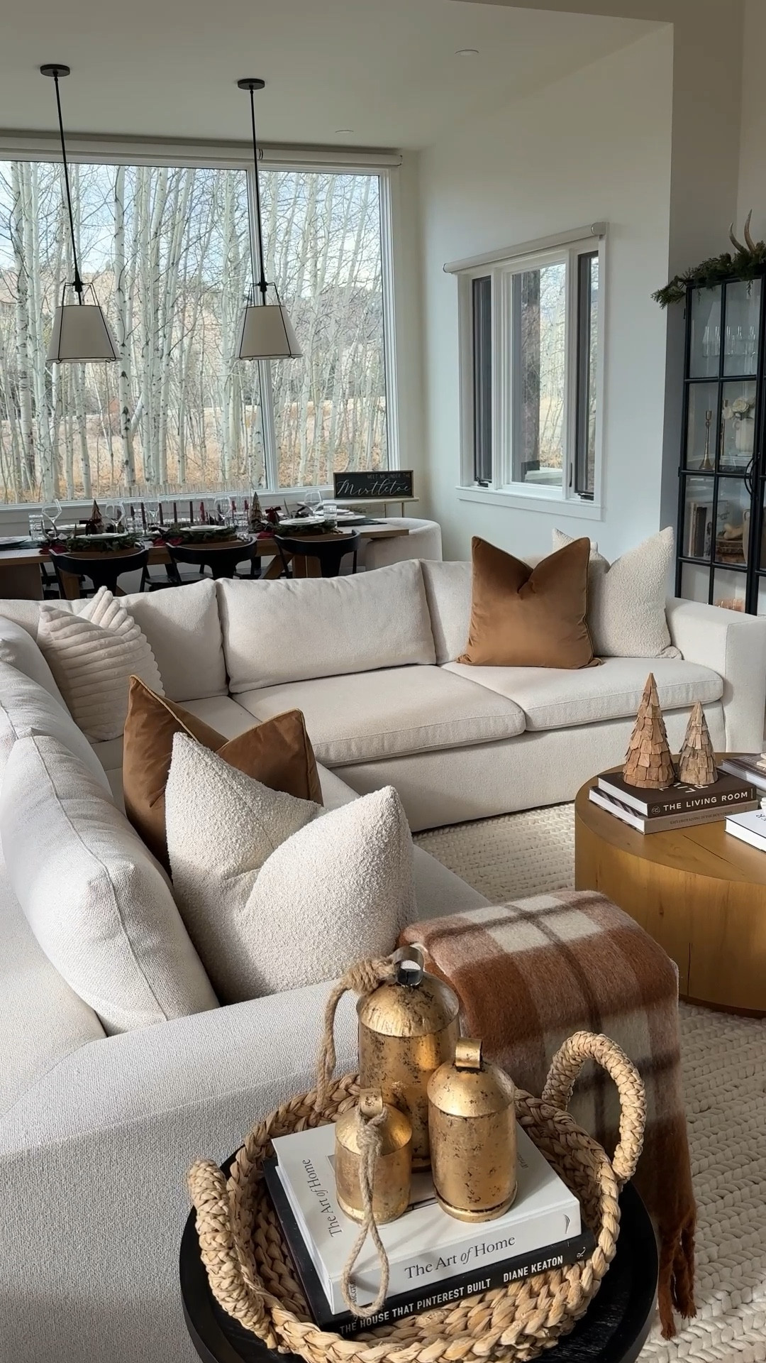 Living room refresh!!❄️ winter pillow favorites that are affordable! Velvet, boucle and faux fur 👏🏻👏🏻

Home decor
Bedroom
Amazon 

#LTKFindsUnder50 #LTKSeasonal #LTKHome