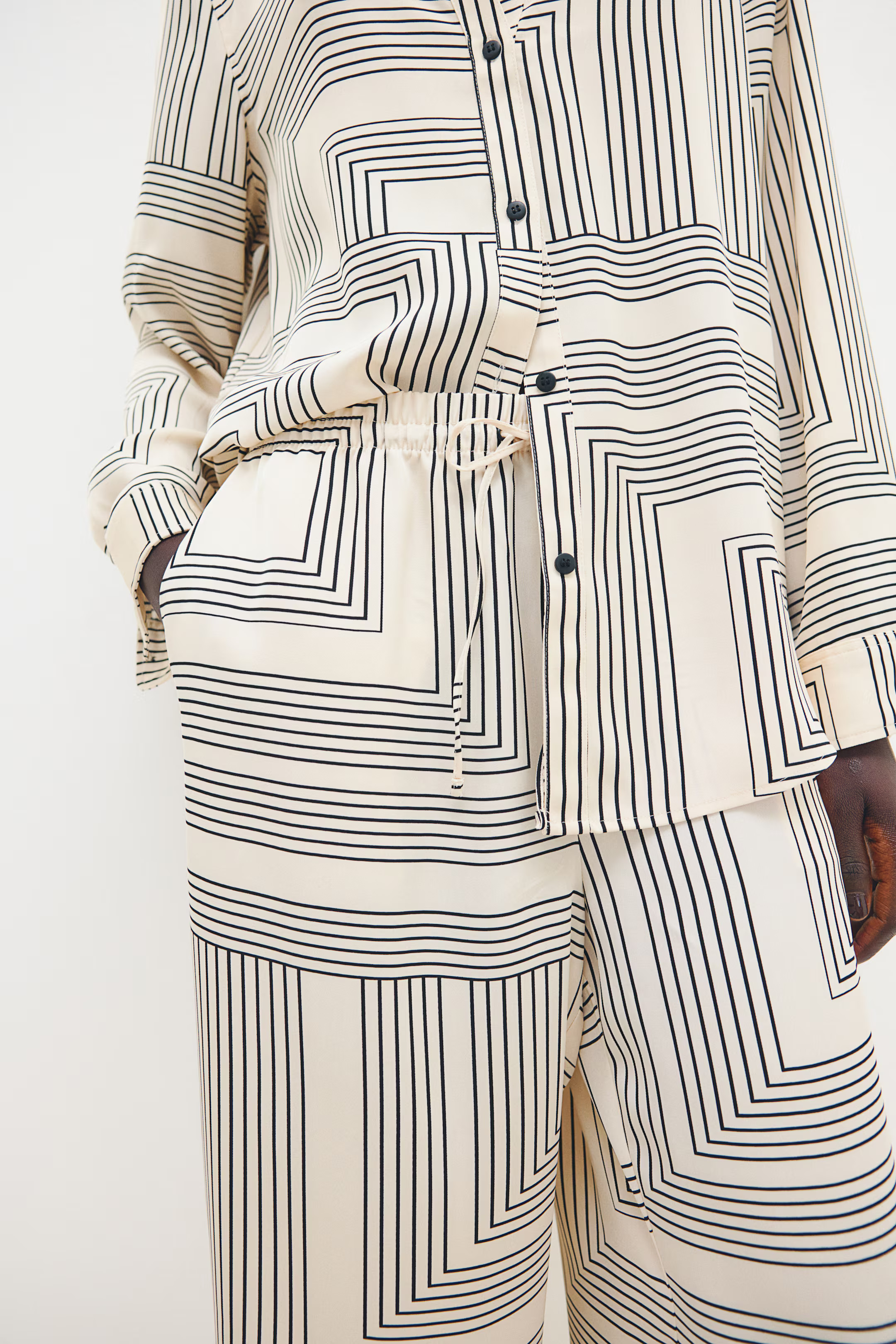 Wide-cut Pull-on Pants - High waist - Long - Cream/patterned - Ladies | H&M US | H&M (US + CA)