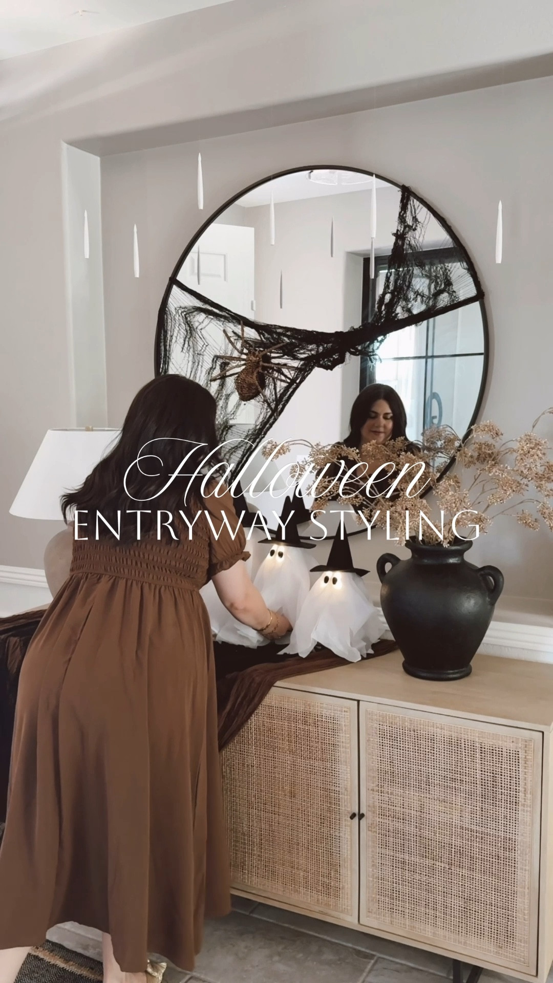 Halloween Entryway Styling - Halloween Decor #halloween #halloweendecor 

#LTKHome #LTKSeasonal #LTKSaleAlert