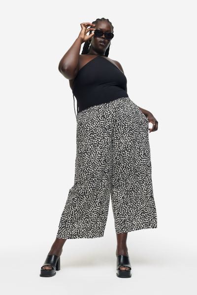 Crop Pull-on Pants - Cream/black patterned - Ladies | H&M US | H&M (US + CA)