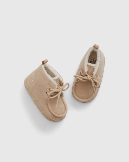 Perfect winter booties for your little one 🤎🥹✨ And other favourites linked bellow as well! #baby #babyshoes #toddler #toddlershoes #babyboots #babybooties #babywardrobe

#LTKHolidaySale #LTKbaby #LTKkids