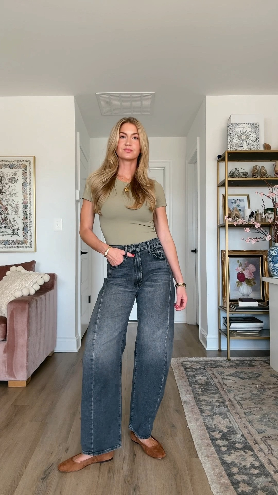 I found a great pair of black barrel jeans- love the length, I’m 5”6’. 
Jeans: run TTS, wearing size 25
Top: runs small, wearing S
Camel suede flats: runs TTS


#LTKFindsUnder100 #LTKSeasonal #LTKStyleTip