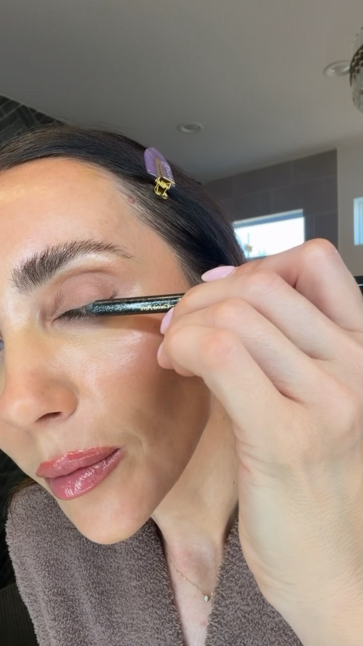 My current favorite eyeliner from Victoria Beckham.

Shade 25 in eyeshadow, cocoa pave in eyeliner , eadem gloss in shade Guava Fresca.

#LTKBeauty #LTKOver40