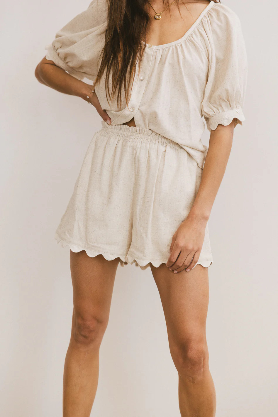 Owen Scalloped Shorts in Oatmeal | Böhme US