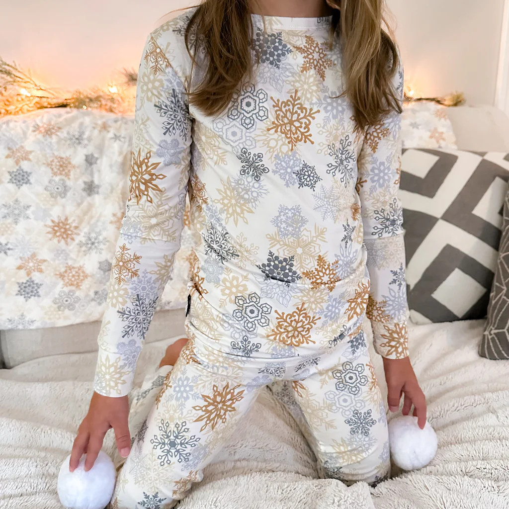 LONG SLEEVE 2 PIECE SETS- Snowflakes | millie + roo