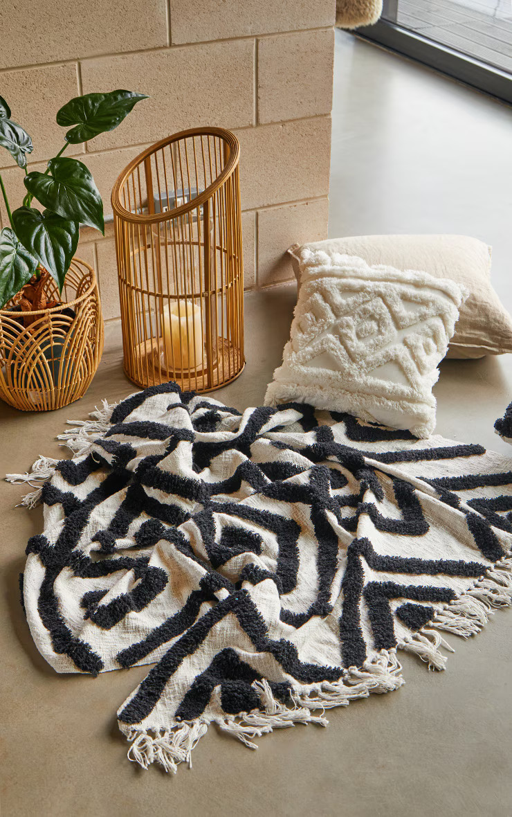 Monochrome Diamond Tufted Cotton Throw | PrettyLittleThing US