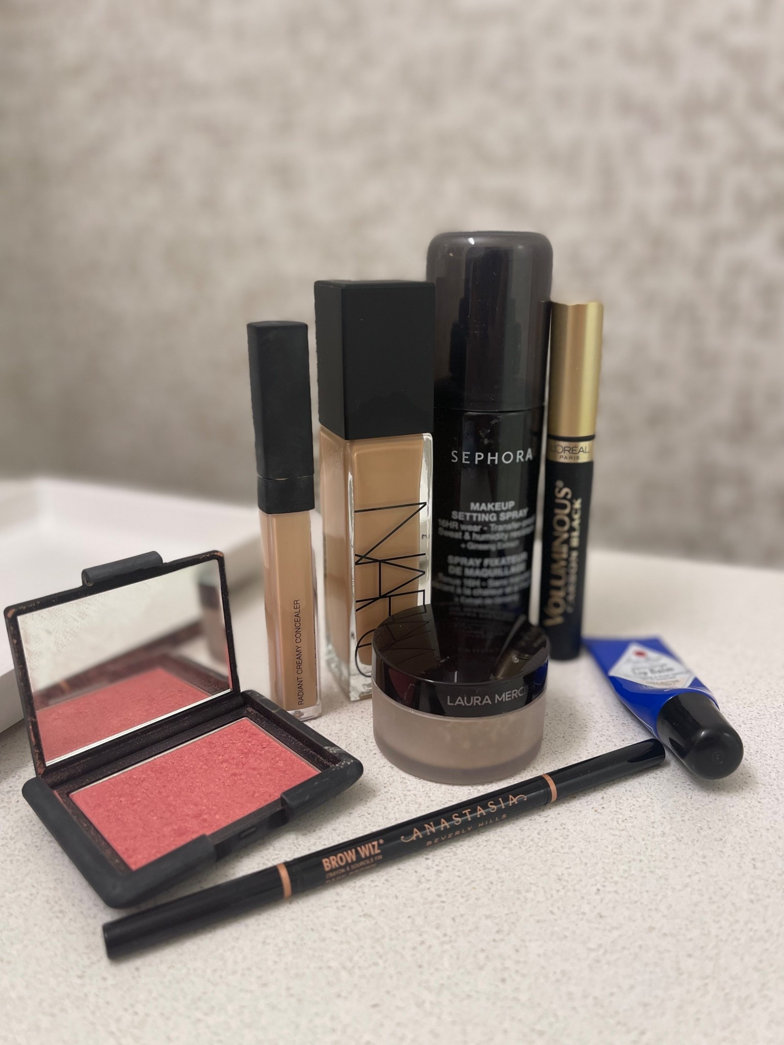 Quick makeup, my go to items!

#LTKStyleTip #LTKFindsUnder50 #LTKBeauty