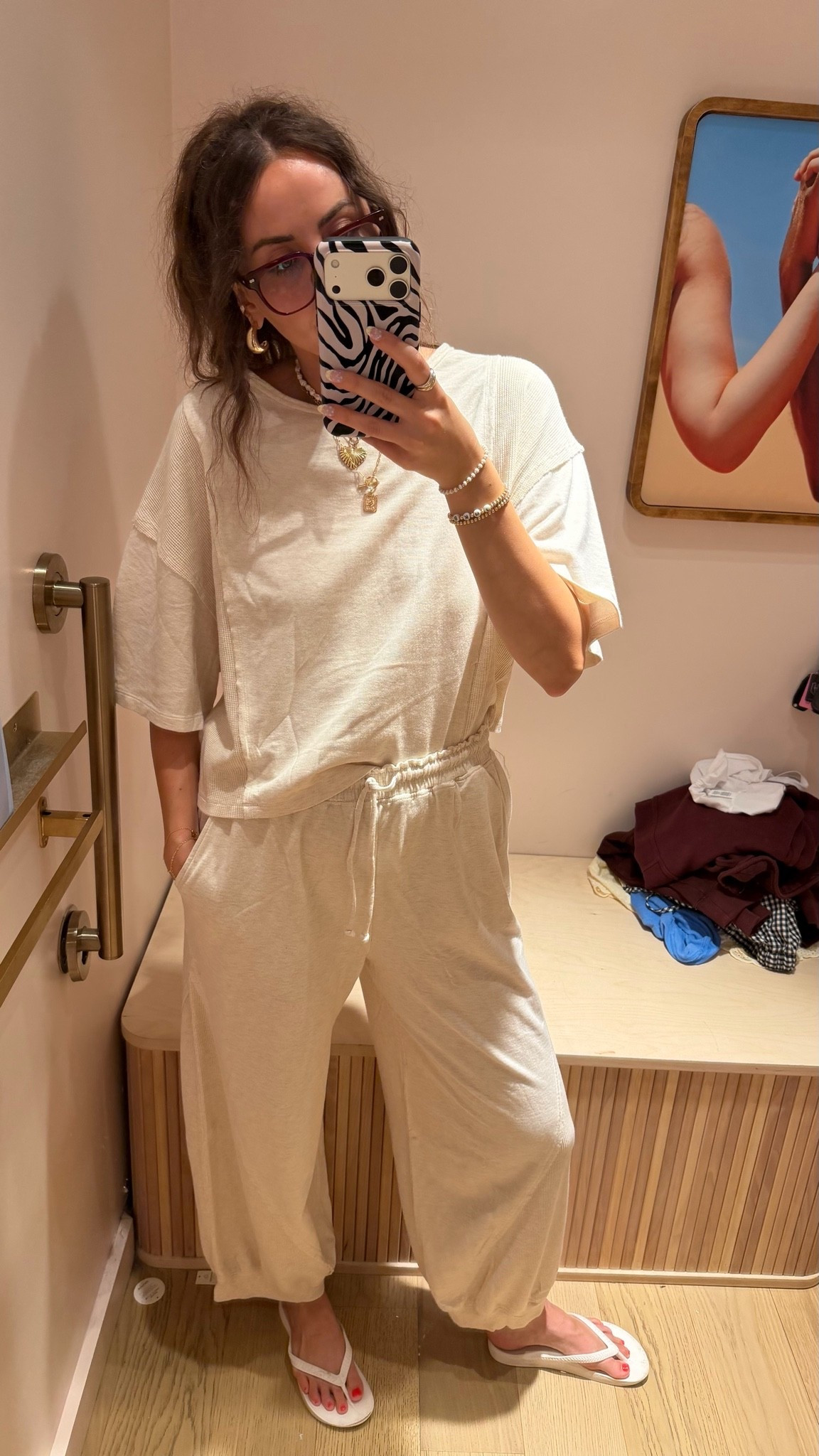 5’9” wearing size small top, medium bottoms matching lounge set

#LTKootd #LTKTall