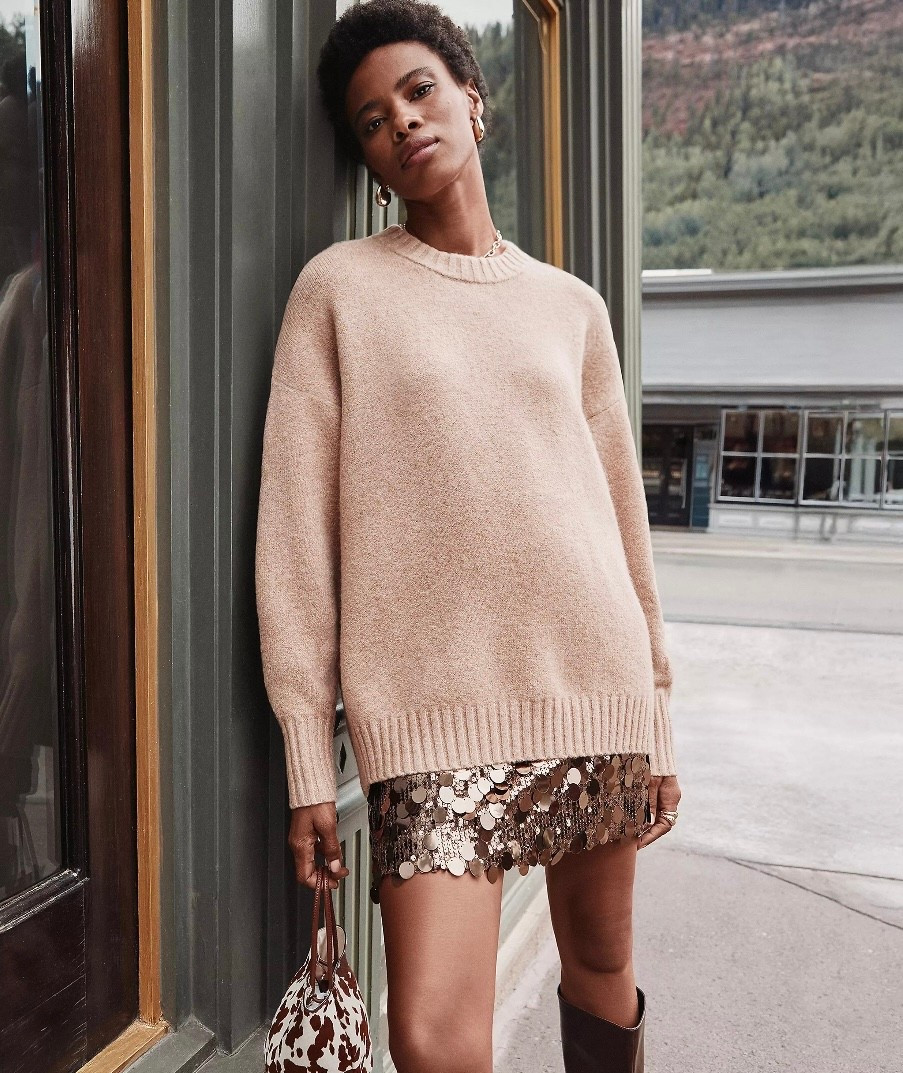 Found the perfect tunic sweater for leggings that actually covers your bum 🙌

TTS for an oversized fit.

#LTKFindsUnder50 #LTKOver40 #LTKmomlife