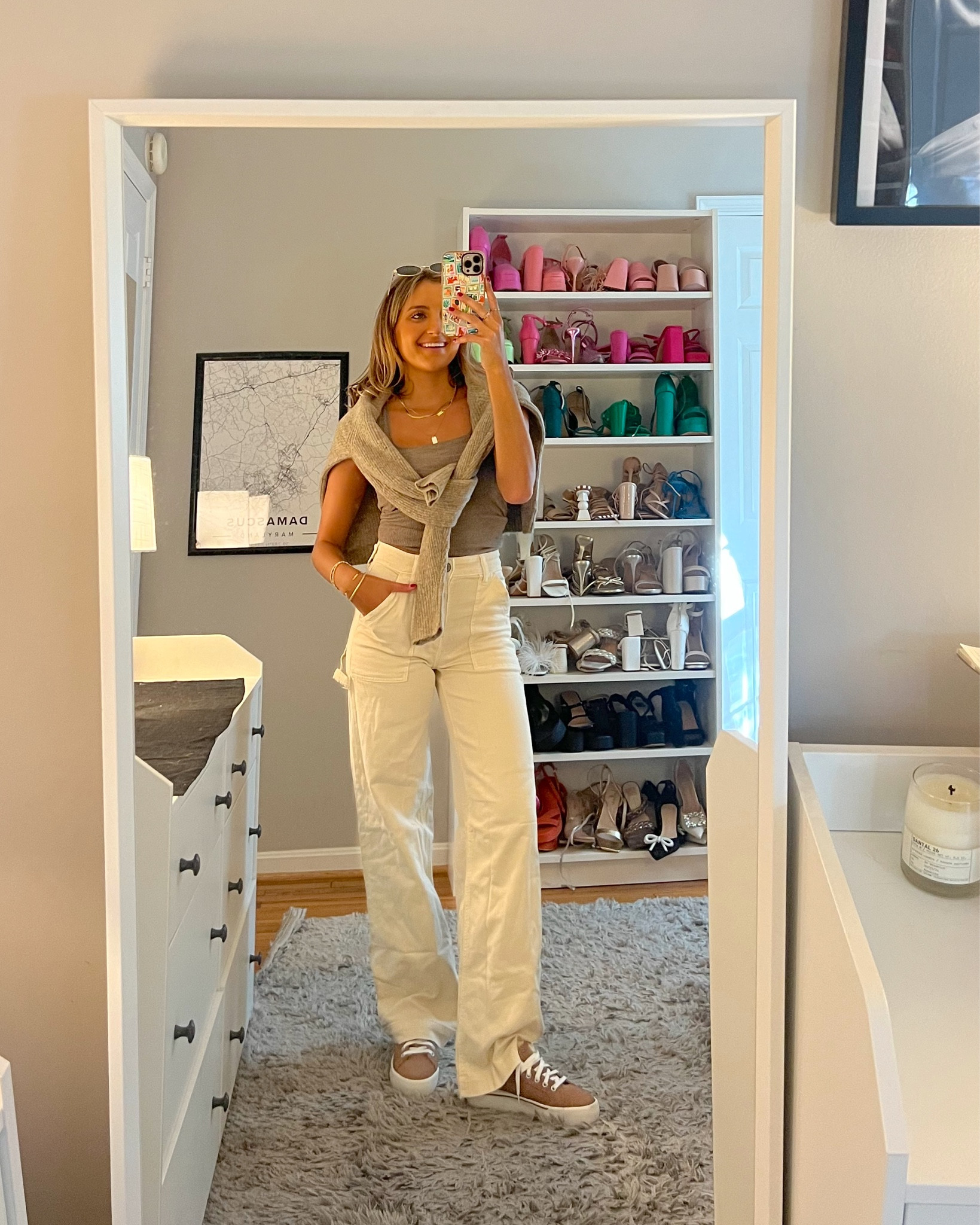 easy everyday fall outfit idea from American eagle! 🍁🧡

wearing a size XS tank and 000R straight leg jeans 