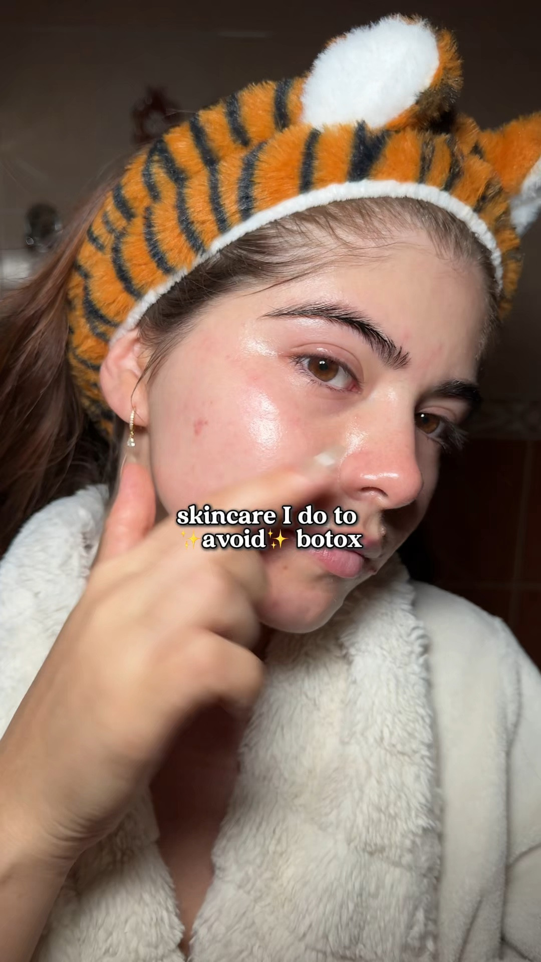 Skincare routine for deep sunday reset ✨ (but I do this every night)!! I had botox before & realized I didn’t need it when there’s products that can prevent lines & work effectively! Also chose drugstore dupes!!! 

#LTKVideo #LTKBeauty #LTKGiftGuide