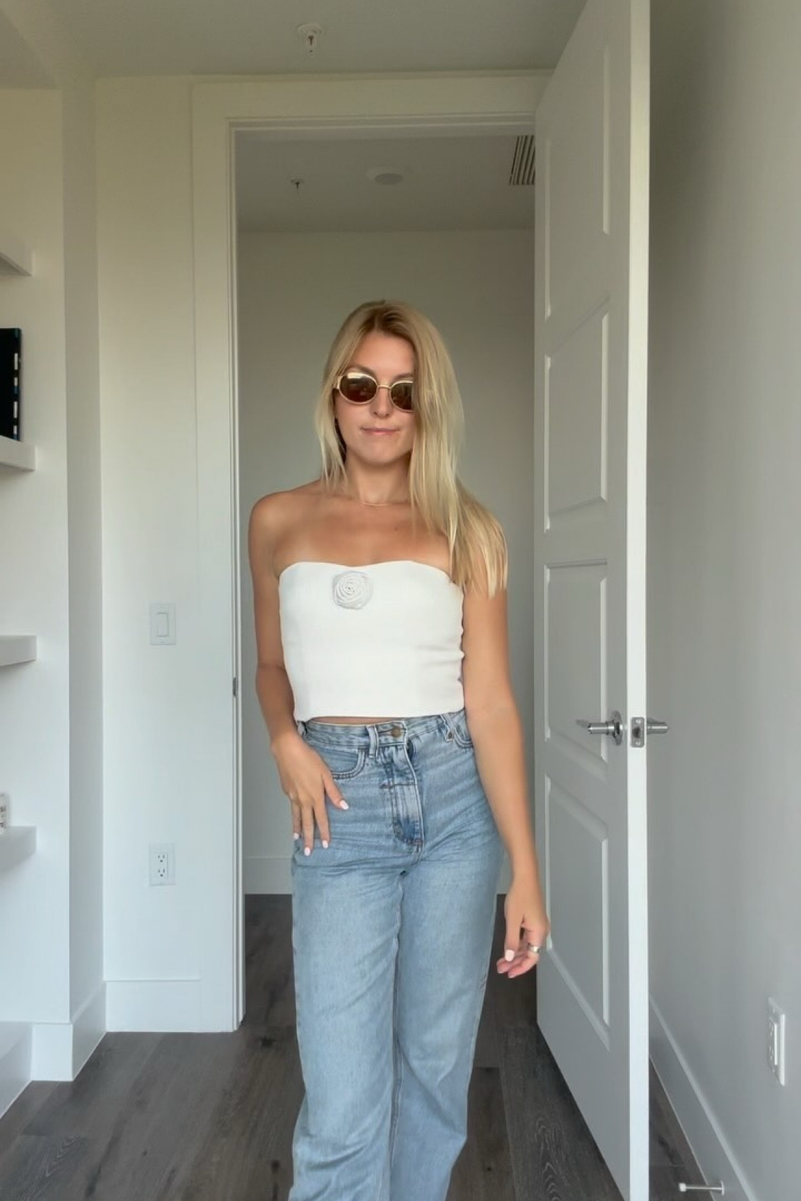 Get ready with me for date night 

Link for outfit details in bio and in stories 

Summer style / summer fashion / date night outfit ideas / ootd / get ready with me / jeans and a cute top / flattering tops / strapless tops / baggy jeans / sunglasses 

#summerfashion #straplesstop #baggyjeans