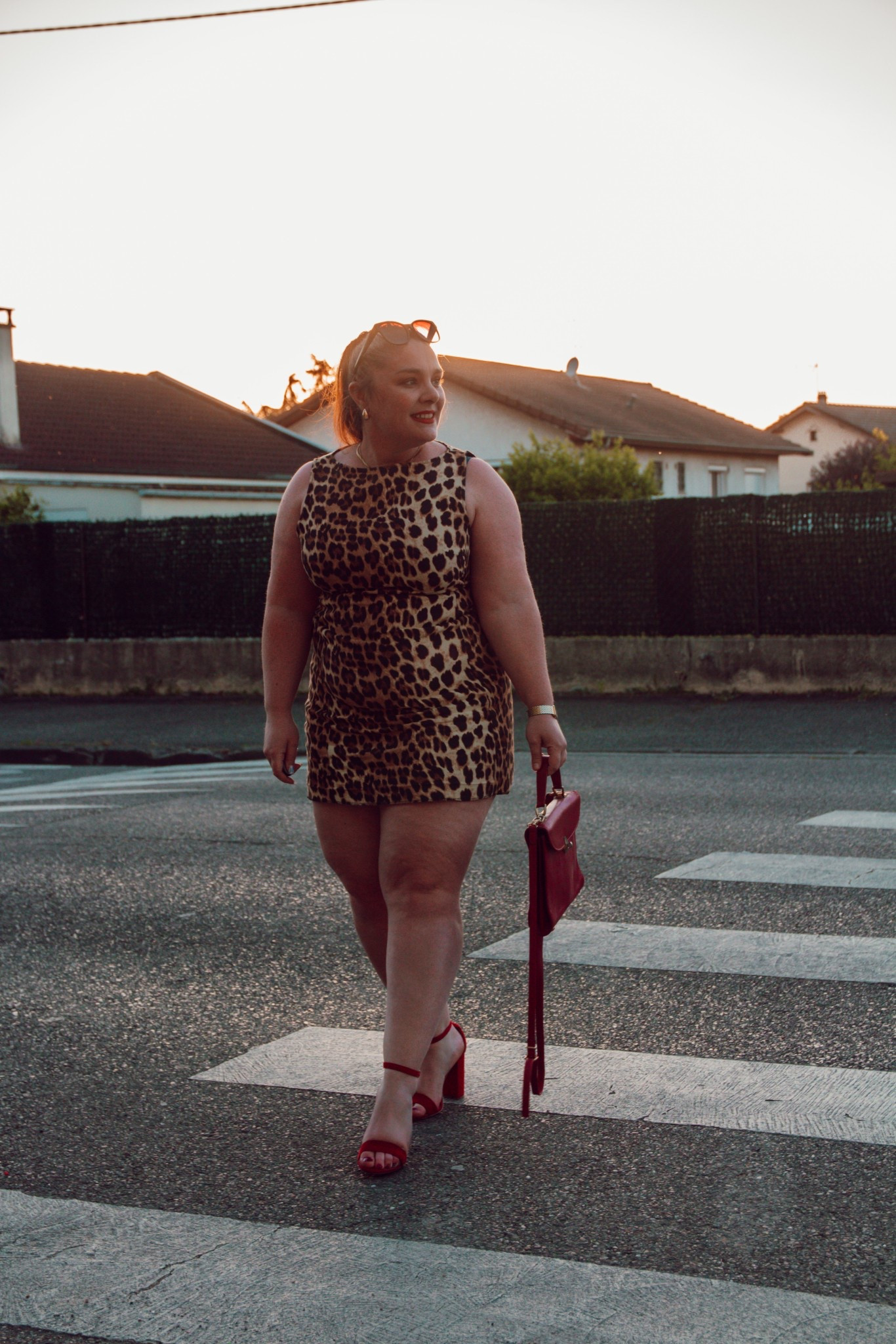 ✨ Wild & bold ✨
Un look 100% confiance en soi : robe léopard, talons rouges et sac assorti – l’alliance parfaite pour un outfit audacieux et assumé 🐆❤️

Parce qu’on mérite toutes de se sentir puissantes et stylées, quelle que soit notre taille 💥

#LTKfrance #LTKsummer #LTKcurves