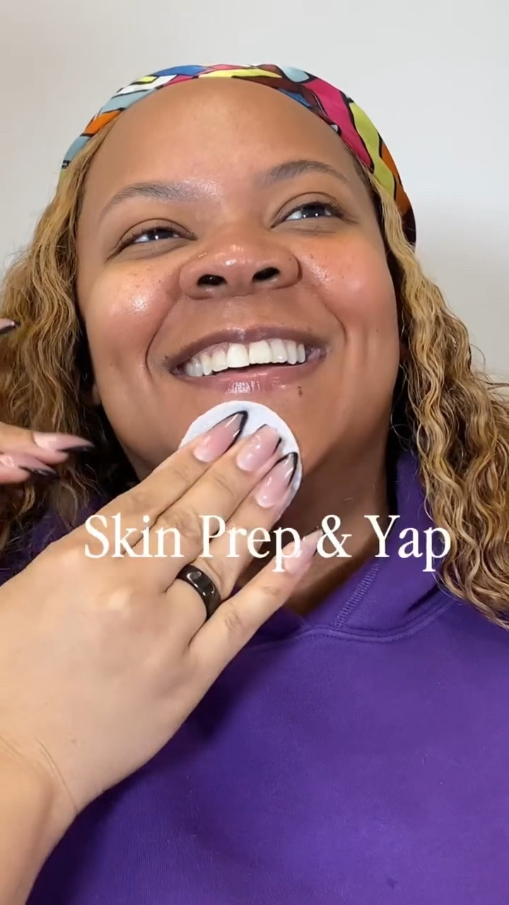 Skin prep isn’t optional. It’s the foundation before the foundation.

The right prep helps makeup apply smoother, wear better, and look like your skin… just elevated.

These are a few of my go-to products, but real prep is always customized.

@firstaidbeauty Facial Radiance Pads with Glycolic +Lactic Acids

@freshbeauty Sugar Coconut Hydrating Lip Balm

@kiehls Avocado Eye Cream 

@bobbibrown Vitamin Enriched Face Base
Moisturizer & Primer

@dalba_global Italian White Truffle Spray 

What works for one person may not work for another and that’s okay.
Great makeup starts with understanding your skin first. 

January- Early April calendar is open. 

#rvamua #richmondmakeupartist #skinprep #glassskinmakeup #glassskingoals