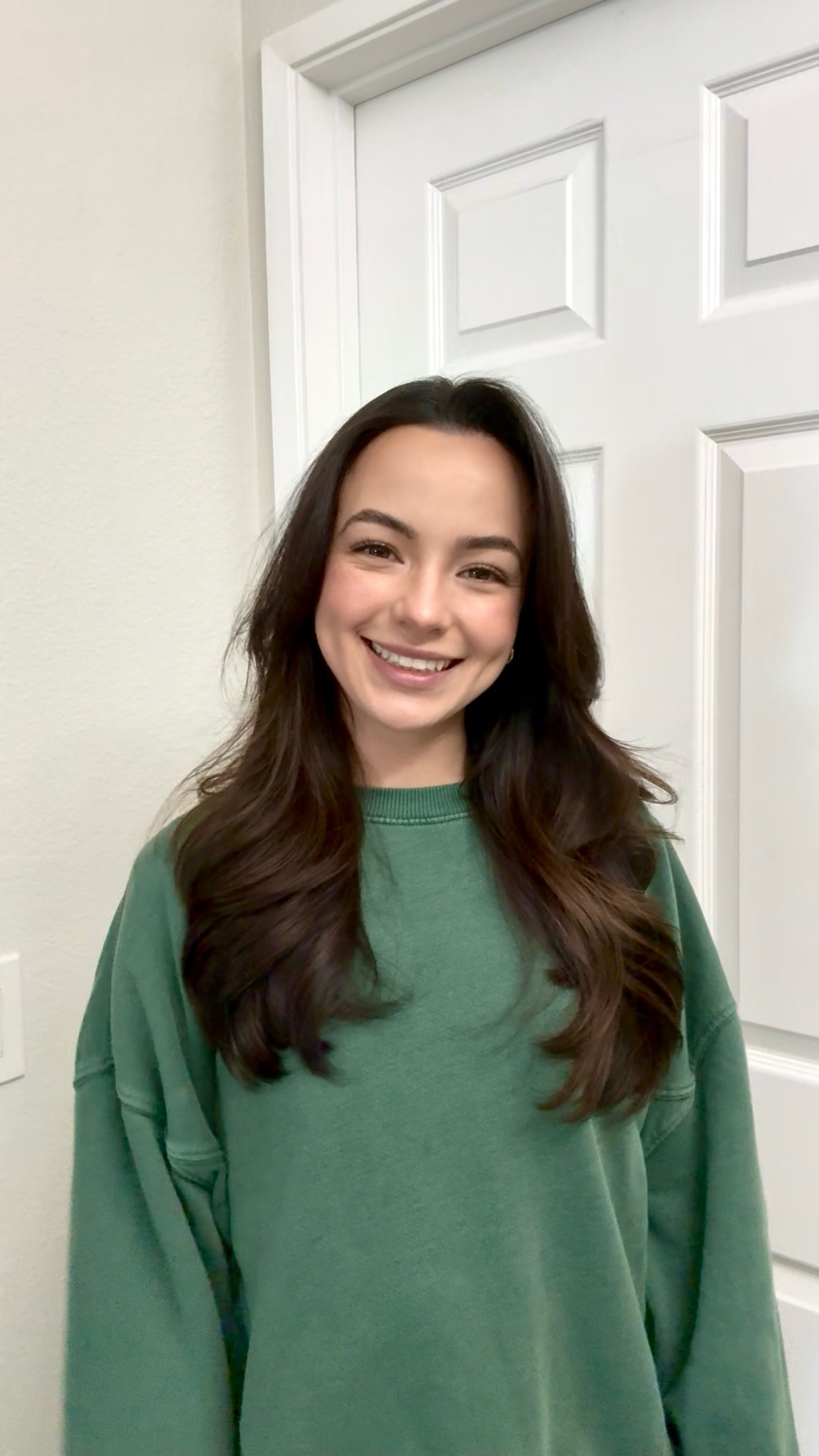 💇‍♀️ My go-to everyday hair tutorial is finally here!
I kept it super simple and linked all the tools and products I used on my LTK 🧴✨ 
I use Kevin Murphy leave in conditioner and the Young again serum that has heat protectant in it after I shower! Then my hair is ready to style! I finish styling my hair with Kevin Murphy hairspray I have linked! ♡ 