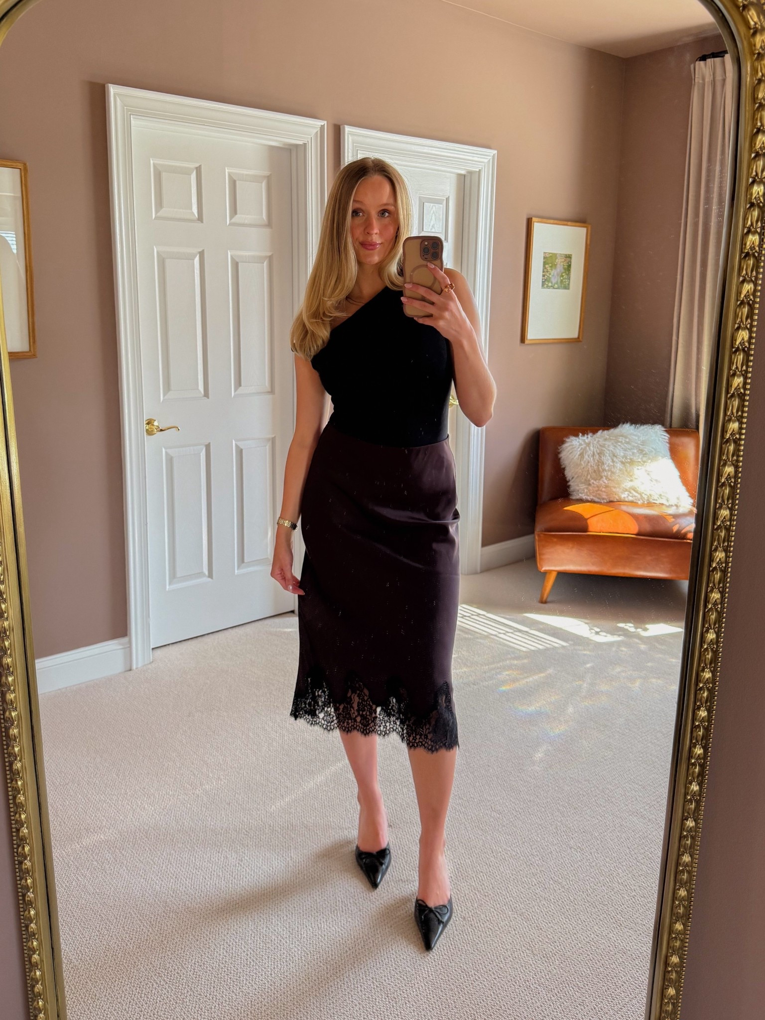 Love the skirt so much I had to get it in two colors…🖤

#LTKootd #LTKdayinmylife