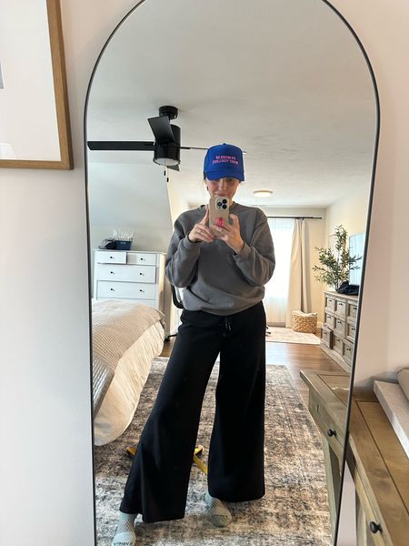Hat: custom from stitchin pretty - royal blue with neon pink writing 
Pants: Spanx air essential size small. The best!! I’m 5’7 and they are the perfect length. I live in these 