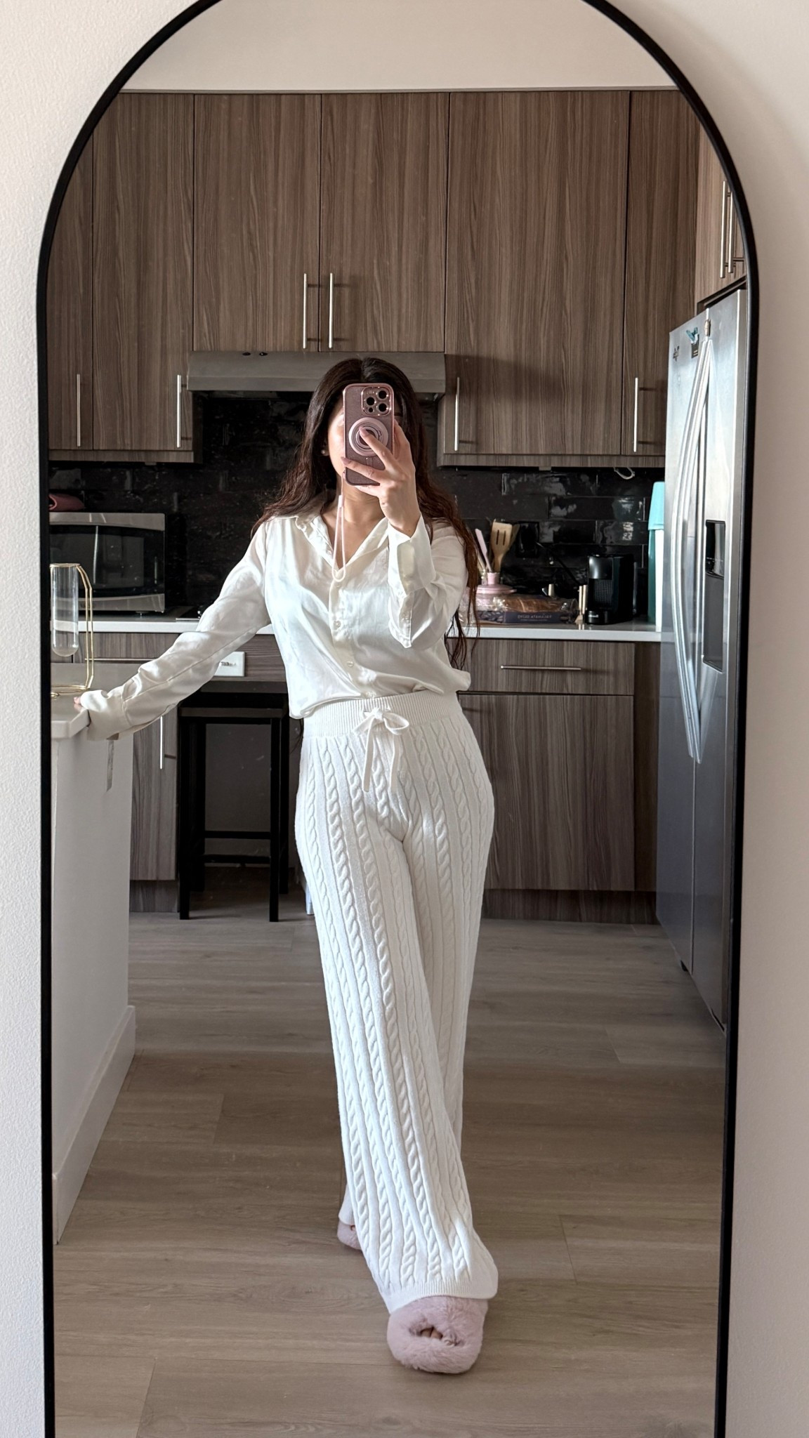 The comfiest way to work from home
- cable knit pattern
- stretch and drawstring waist
- clean cozy aesthetic 

Size XXSP for reference 

#LTKSeasonal #LTKHome #LTKWorkwear