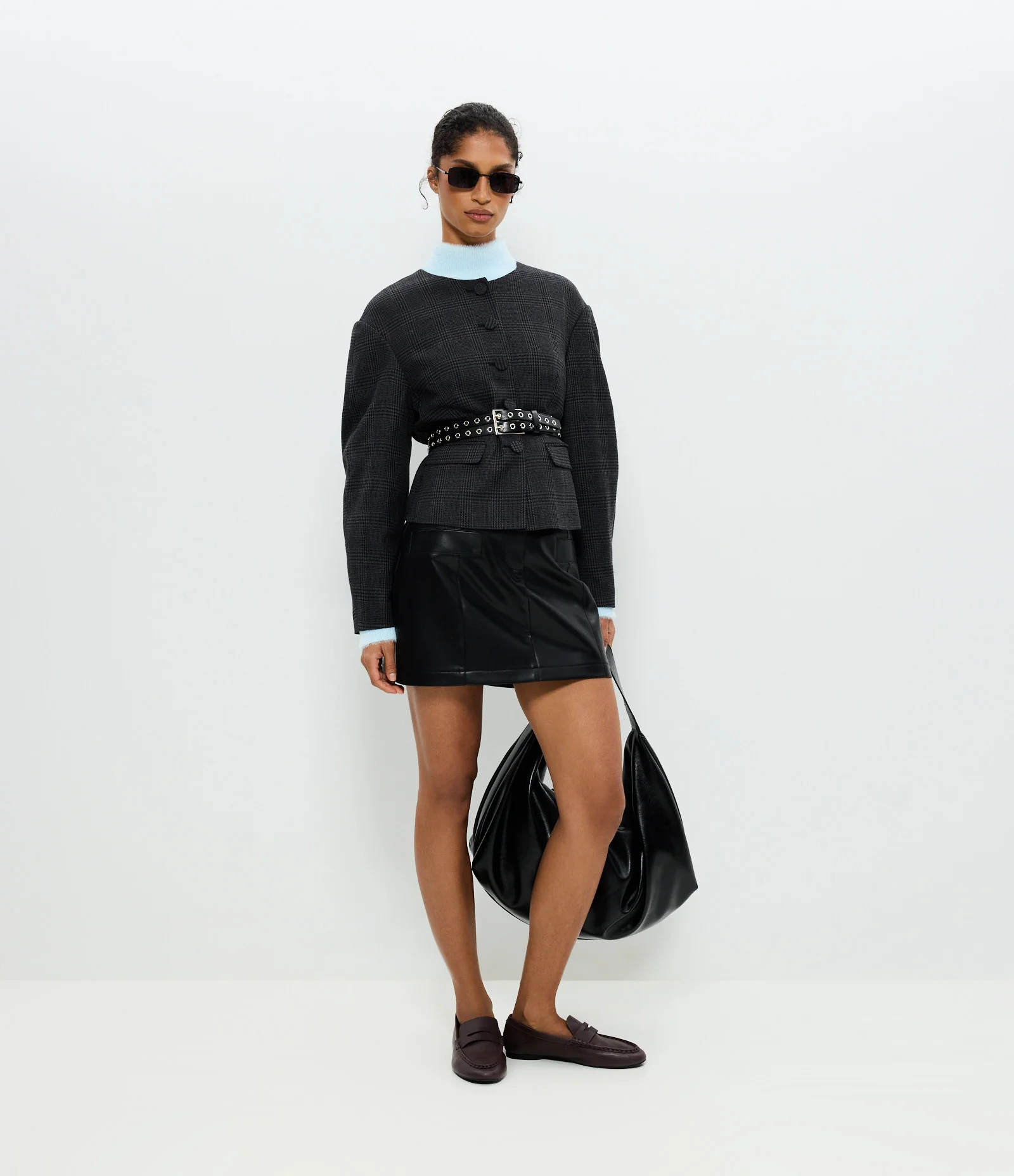 Saia Curta em PU com Bolsos Frontais Preto - Lojas Renner | Renner (BR)