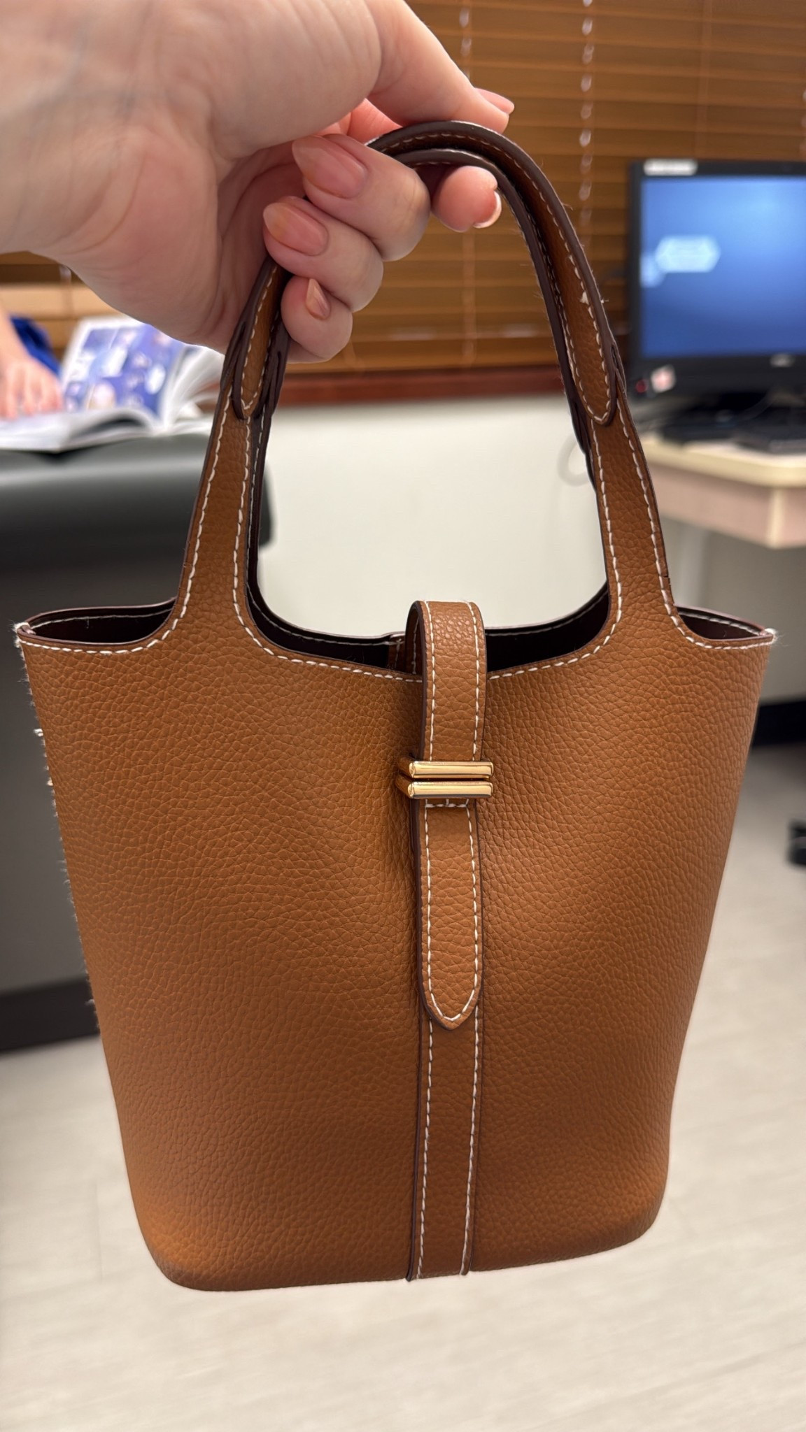 The amount of compliments I get on this bag… and everyone is shocked that it’s under $25



#LTKootd #LTKU #LTKstorytime
