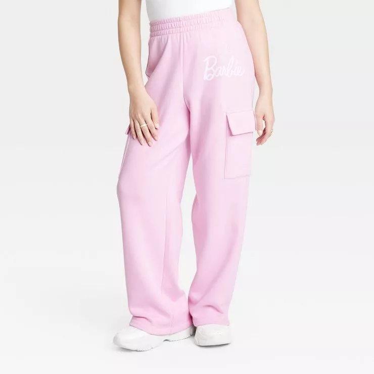 Replying to @btxthinker Hi Barbie👋🏼 Pink cargo pants outfit