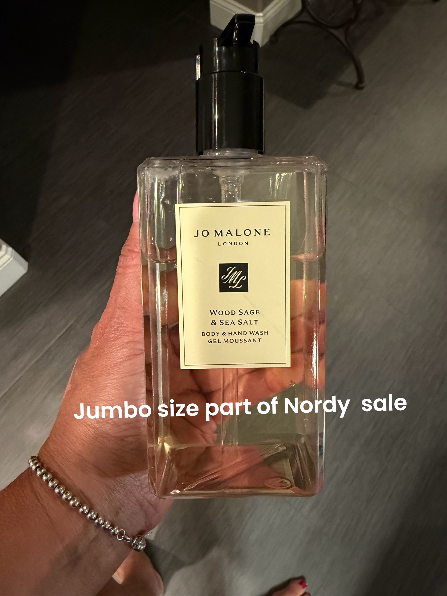Love this shower gel smells so good! This size will last a whole year!