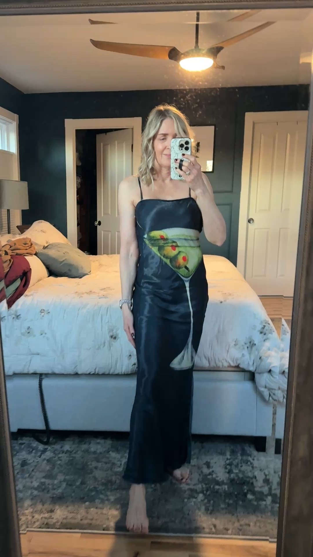 How cute is this martini slip dress from Anthropologie! Runs true to size, wearing XS.



#LTKHoliday #LTKParties #LTKOver40