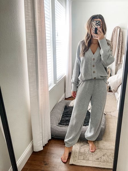 Absolutely everyone needs this set. Wearing a small but pay attention to the models and the pant length because every color has fit different!

#freepeople #FPset

#LTKtravel #LTKworkwear #LTKstyletip