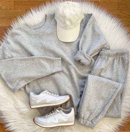 Here’s a comfy look for you tonight!  NEW oversized sweatshirt, joggers & sneakers!  They also come in black & white!  I sized up in the sweatshirt for a more oversized fit. Love the soft fleece inside!  Check out my stories & bio for links 🤍
