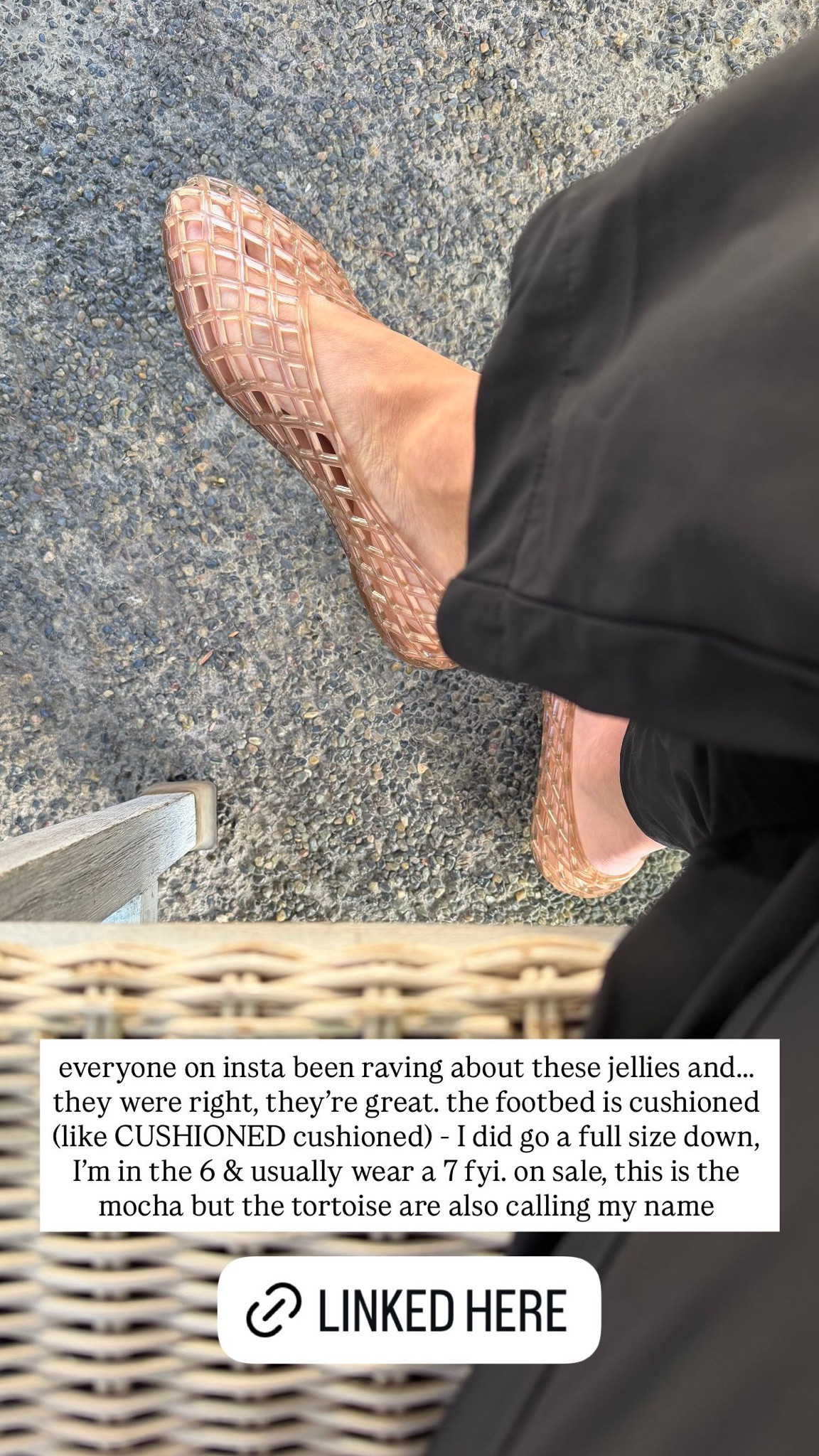 everyone on insta been raving about these jellies and… they were right, they’re great. the footbed is cushioned (like CUSHIONED cushioned) – I did go a full size down, I’m in the 6 & usually wear a 7 FYI. on sale, this is the mocha but the tortoise are also calling my name

#LTKootd #LTKdayinmylife #LTKstorytime