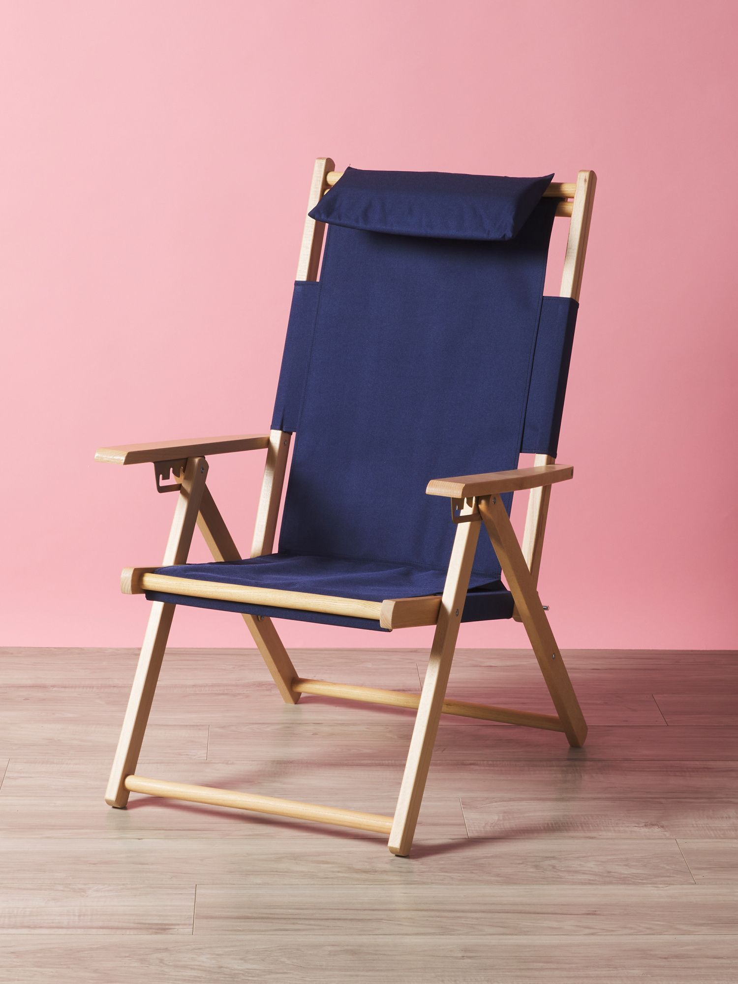 38in Beach Chair With Wood Legs | HomeGoods