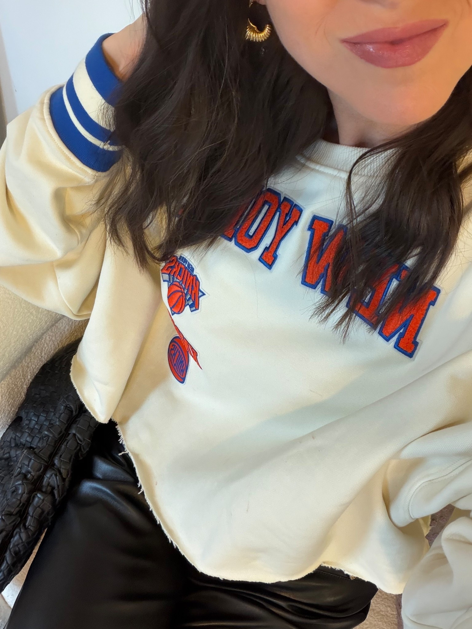 Lip Combo...
Liner: Work of Art
Lip Crayon: Melon Matte
Gloss: Pistachio 