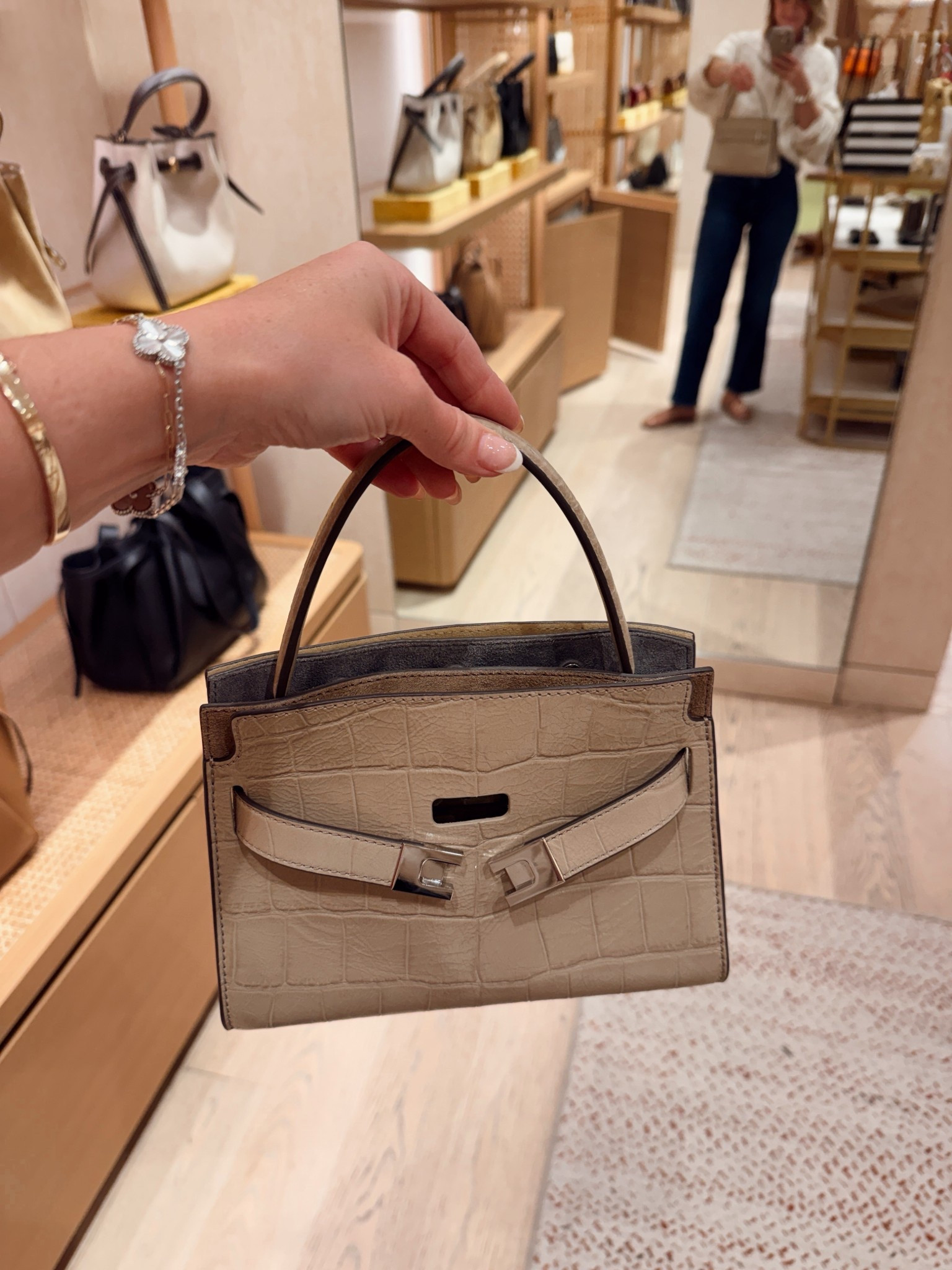 Fell in love with this bag yesterday! 

#LTKOver40 #LTKootd #LTKPetite