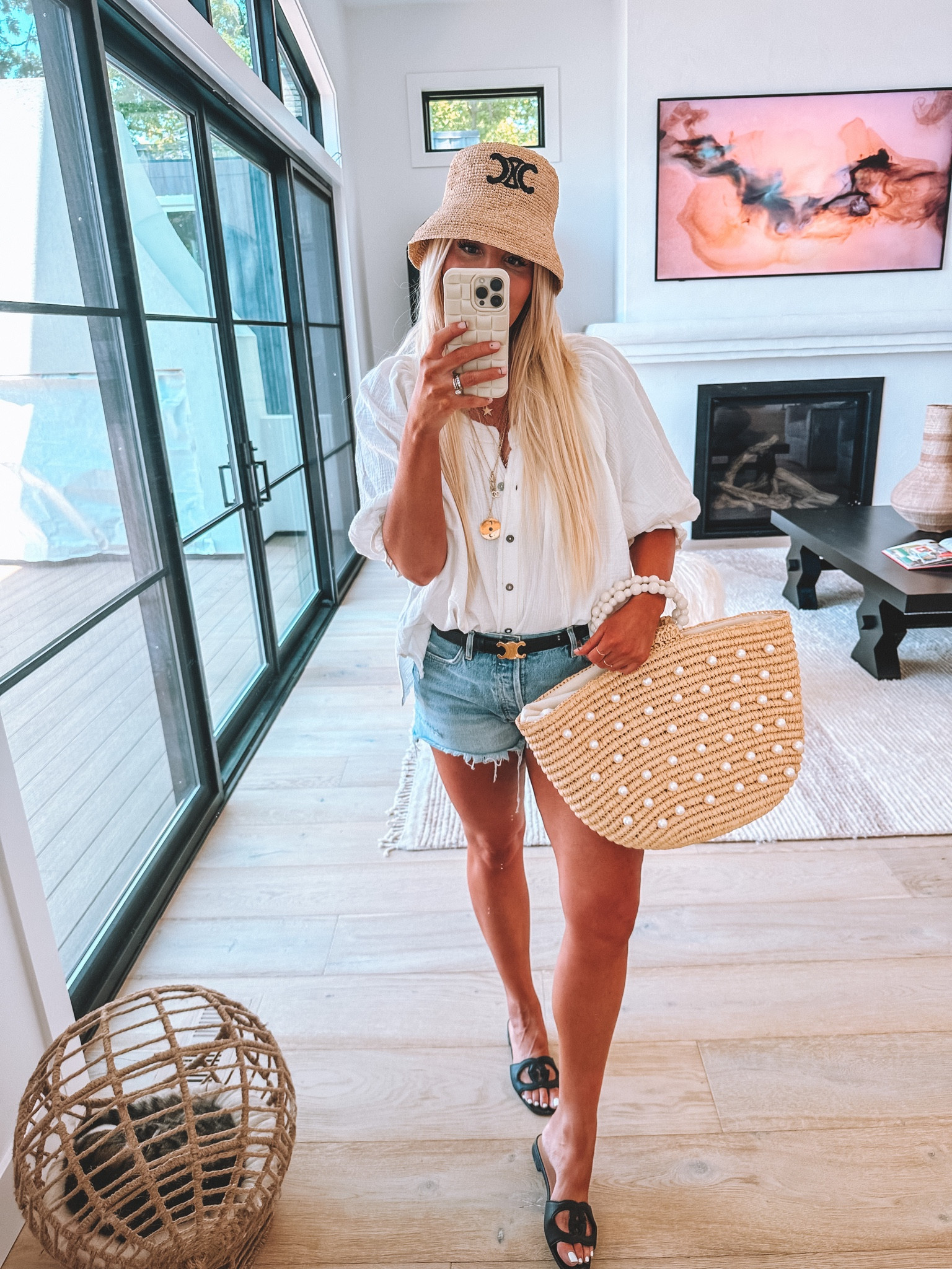 Wearing a small in the top (runs big) and a 28 in denim ❤️