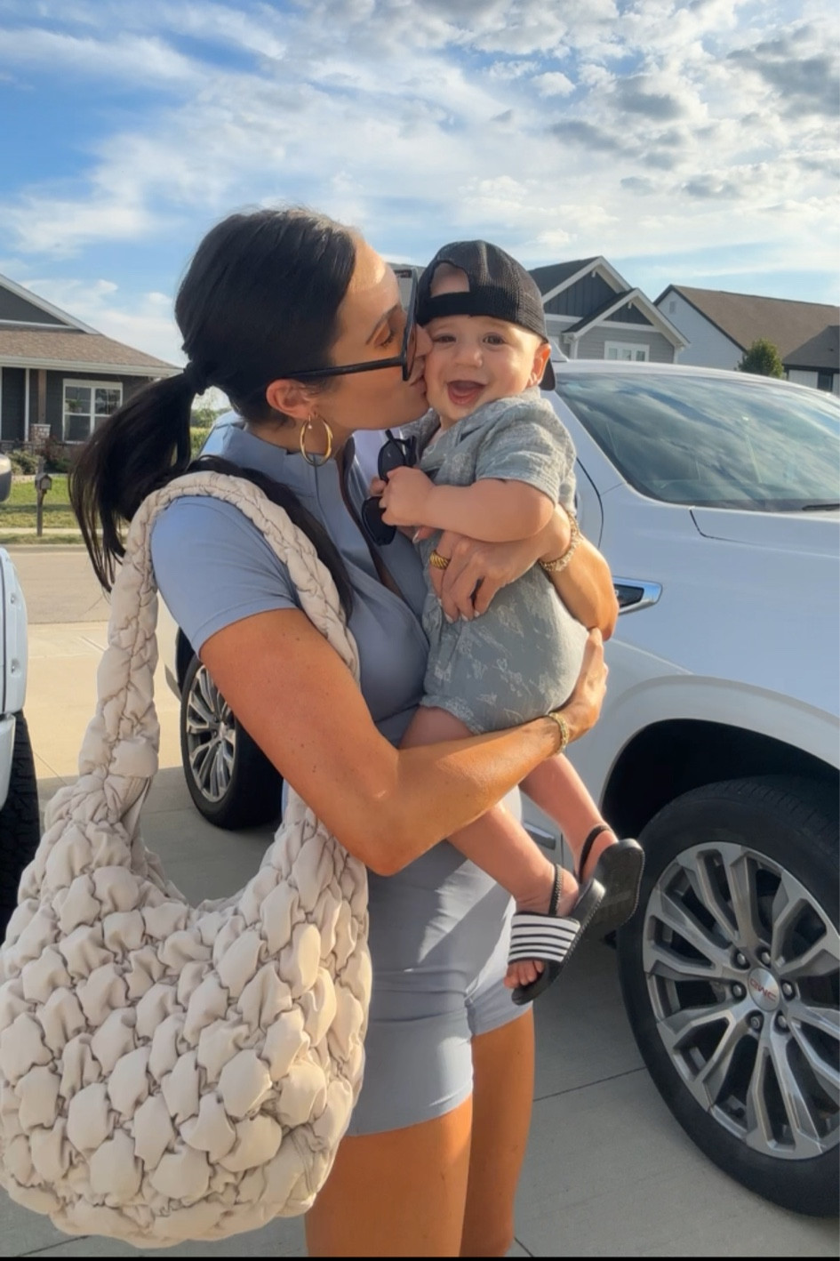 How FREAKING cute is this Amazon romper?
Love the zip! Wearing a size small
Wearing nippies underneath 
Linked Walker’s outfit & hat too! Love these baby hat 


#LTKStyleTip #LTKItBag #LTKBaby