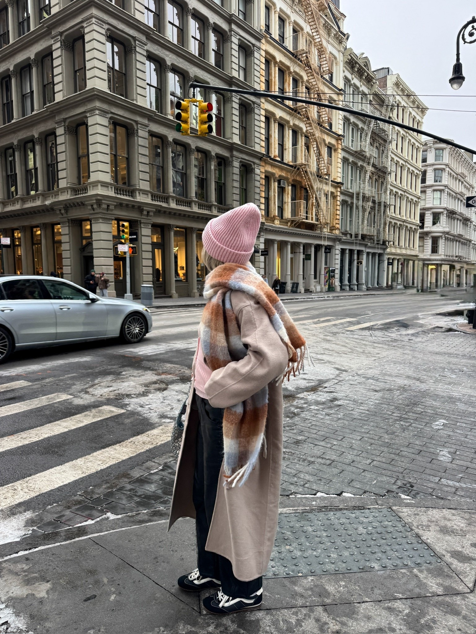 winter wonderland ❄️☃️

sezane, beanie, ganni, trench coat, winter, vans, sneakers

#LTKootd #LTKHoliday