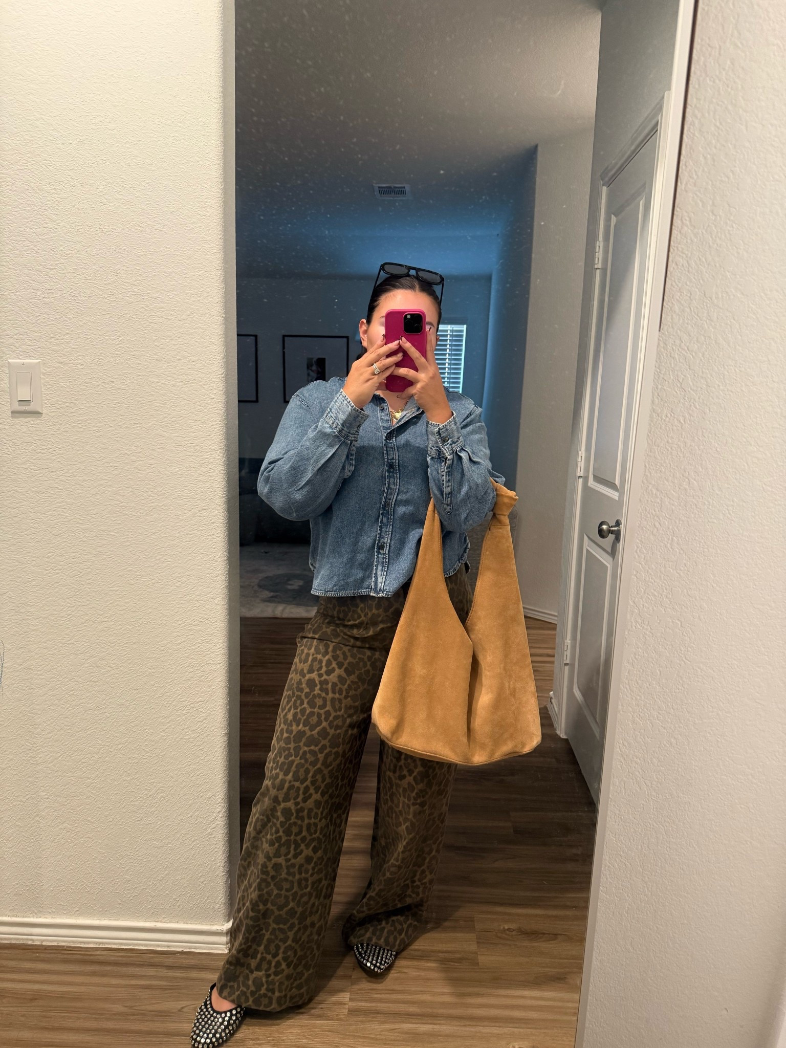 Date night fit! 
Size Large/ 10 in pants 