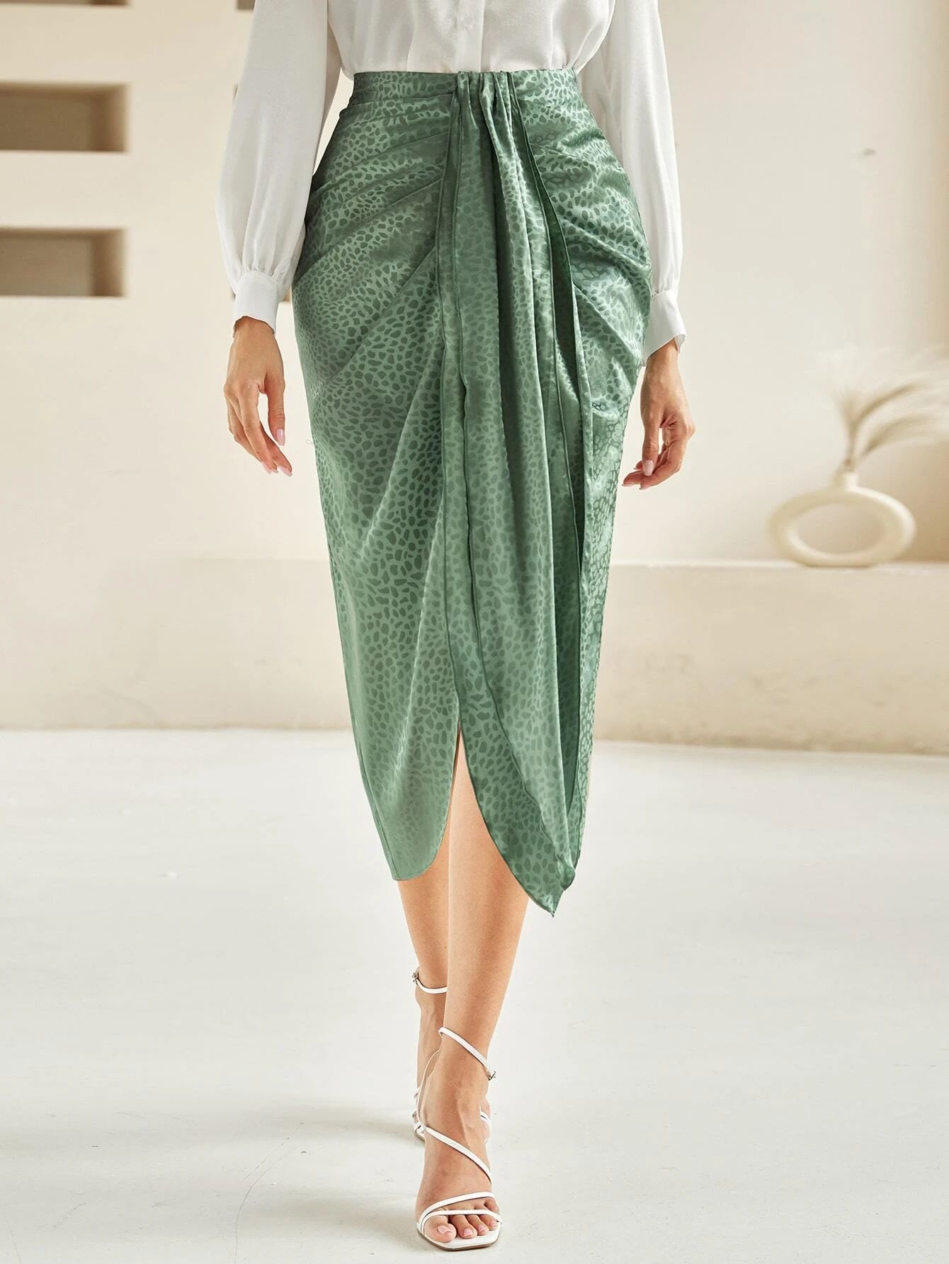 SHEIN Modely Dalmatian Jacquard Draped Ruched Asymmetrical Hem Skirt | SHEIN