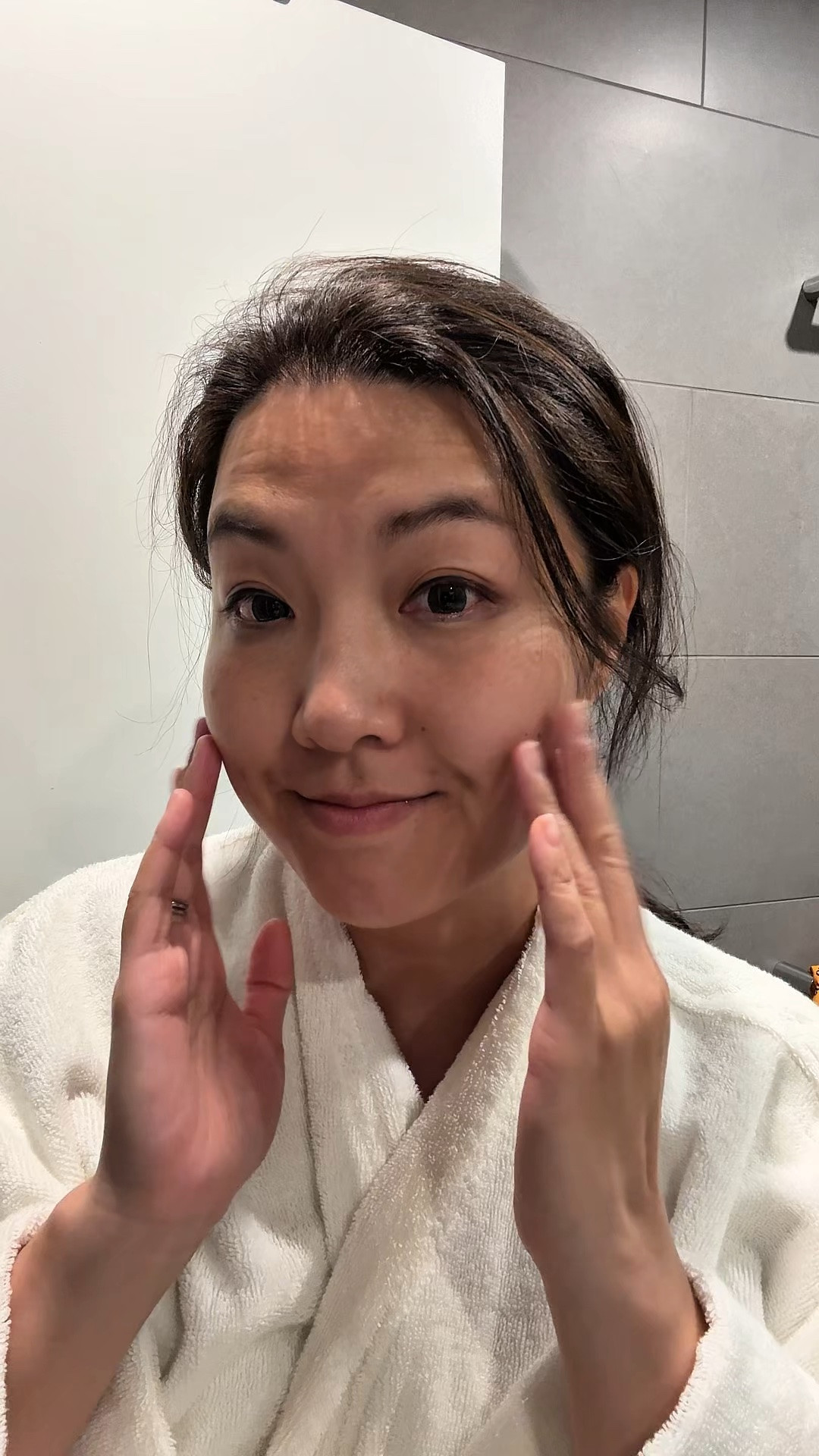 Life can be very busy, but evening skincare is non-negotiable even if it is a very late night home! 

I’ve been trying the @aveeno_anz Calm + restore range which is the perfect night time skincare routine option. 

#eveningskincare #eveningskincareroutine #skincareroutine #aveeno #momskincare asmr skincare routine get unready with me 30s skincare facial cleanser facial serum

#LTKbeauty #LTKaustralia